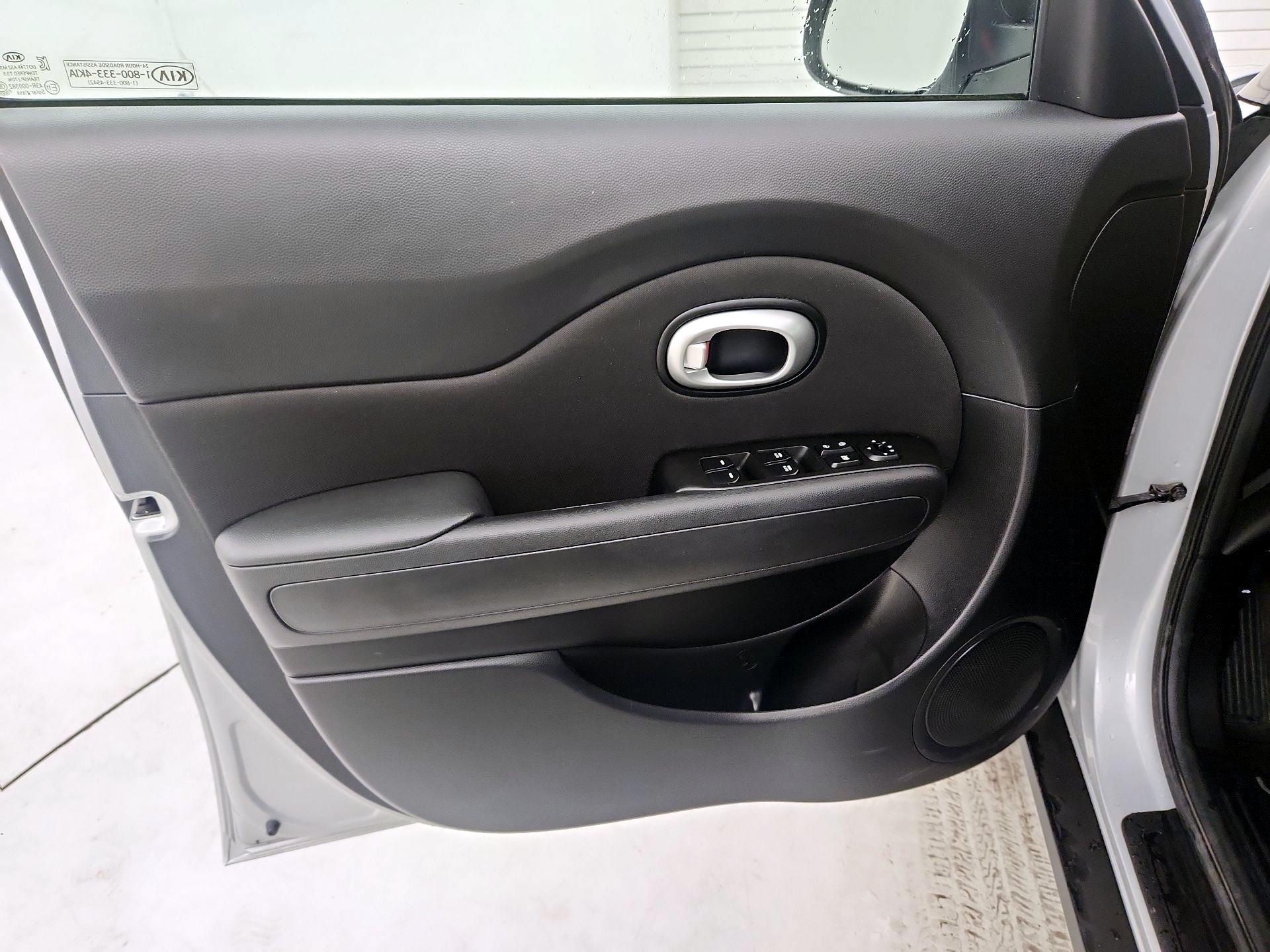 Thumbnail: 2016 Kia Soul - 12