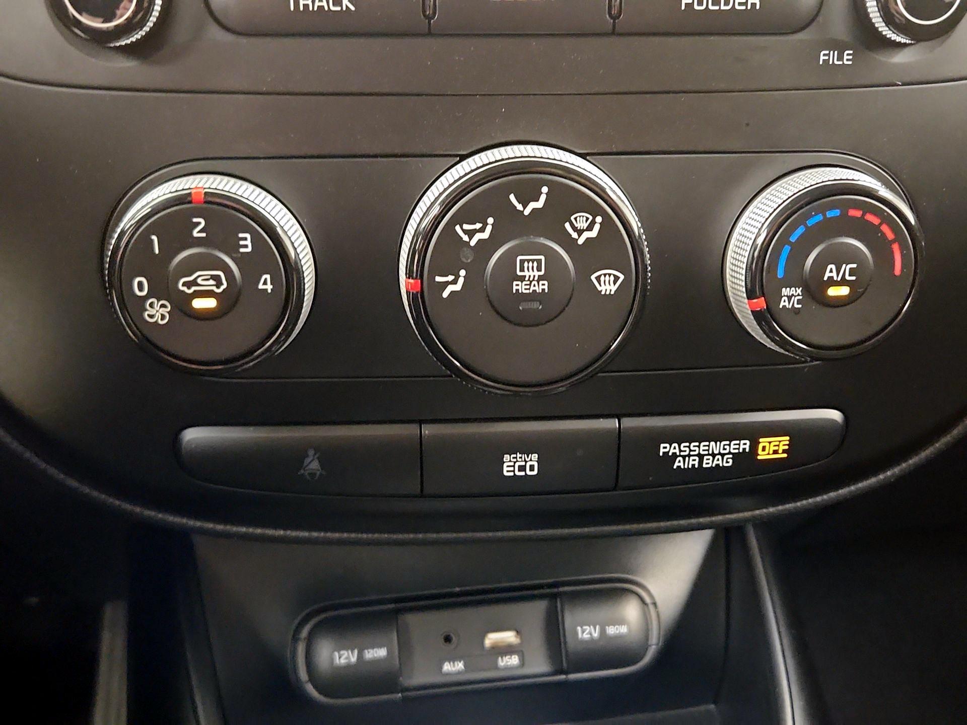 Thumbnail: 2016 Kia Soul - 16
