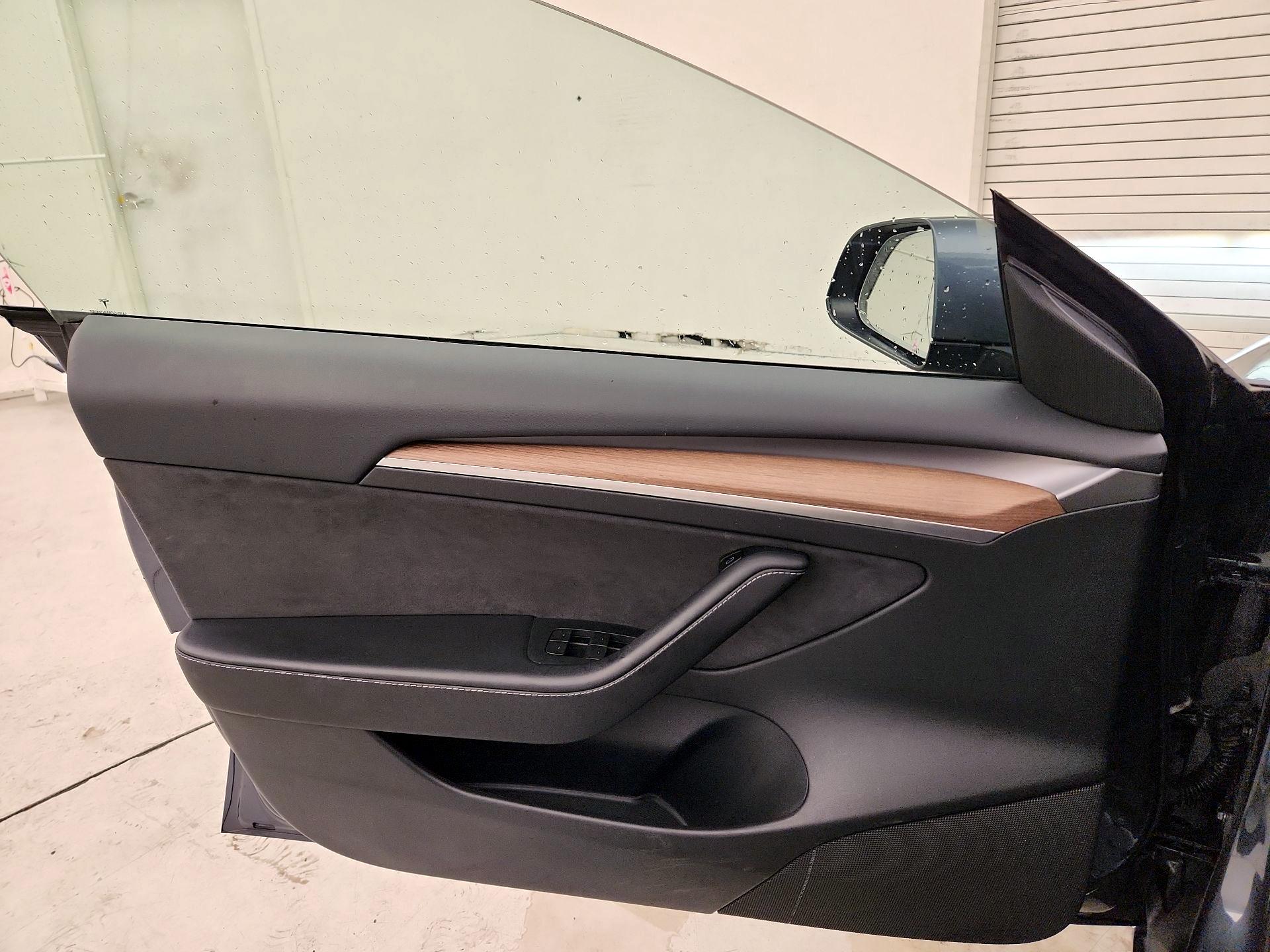 Thumbnail: 2023 Tesla Model 3 - 12