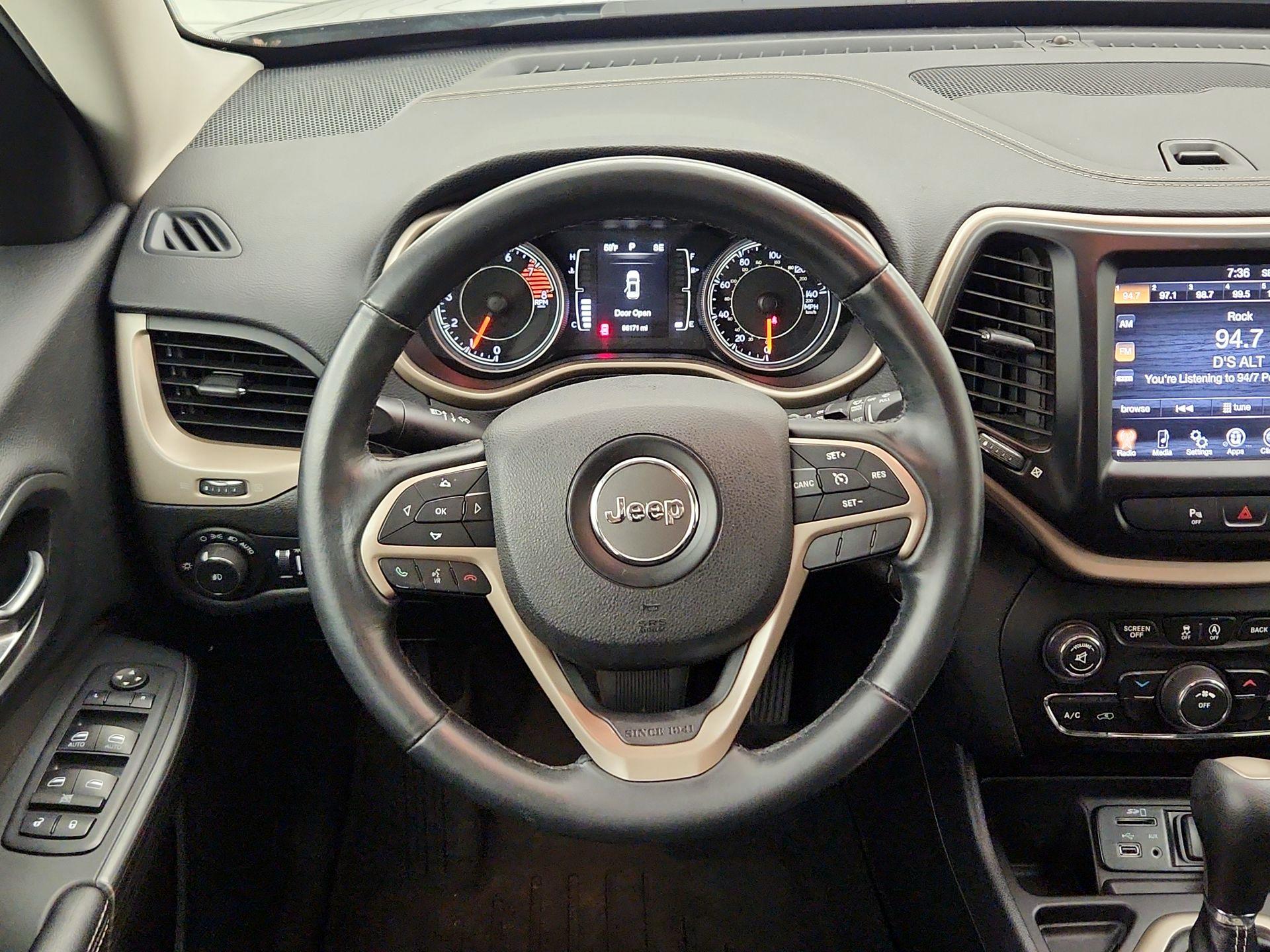 Thumbnail: 2016 Jeep Cherokee - 10