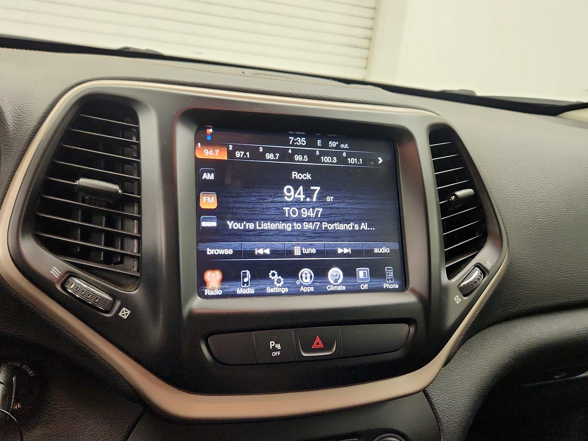 Thumbnail: 2016 Jeep Cherokee - 15