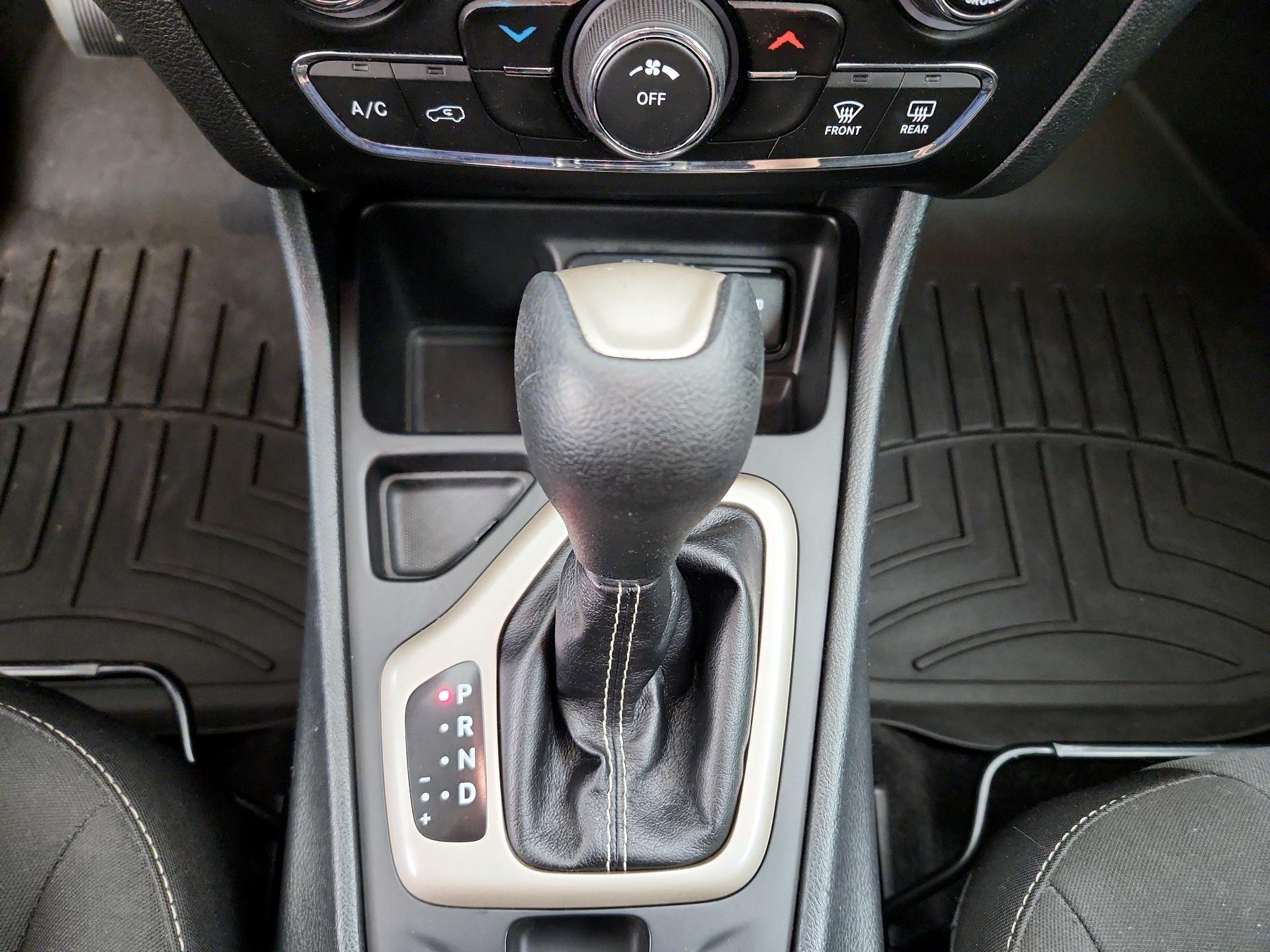 Thumbnail: 2016 Jeep Cherokee - 17
