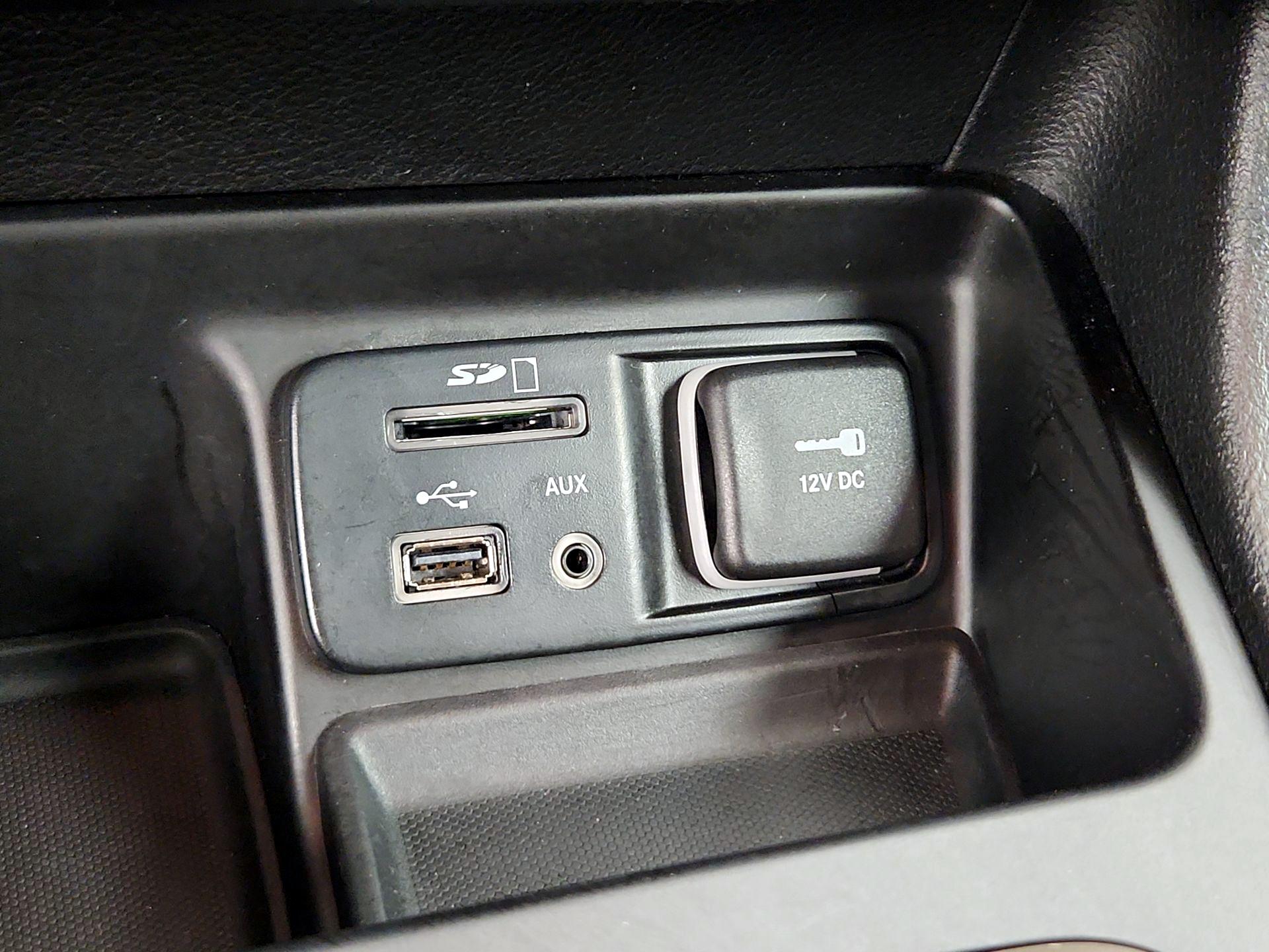 Thumbnail: 2016 Jeep Cherokee - 18