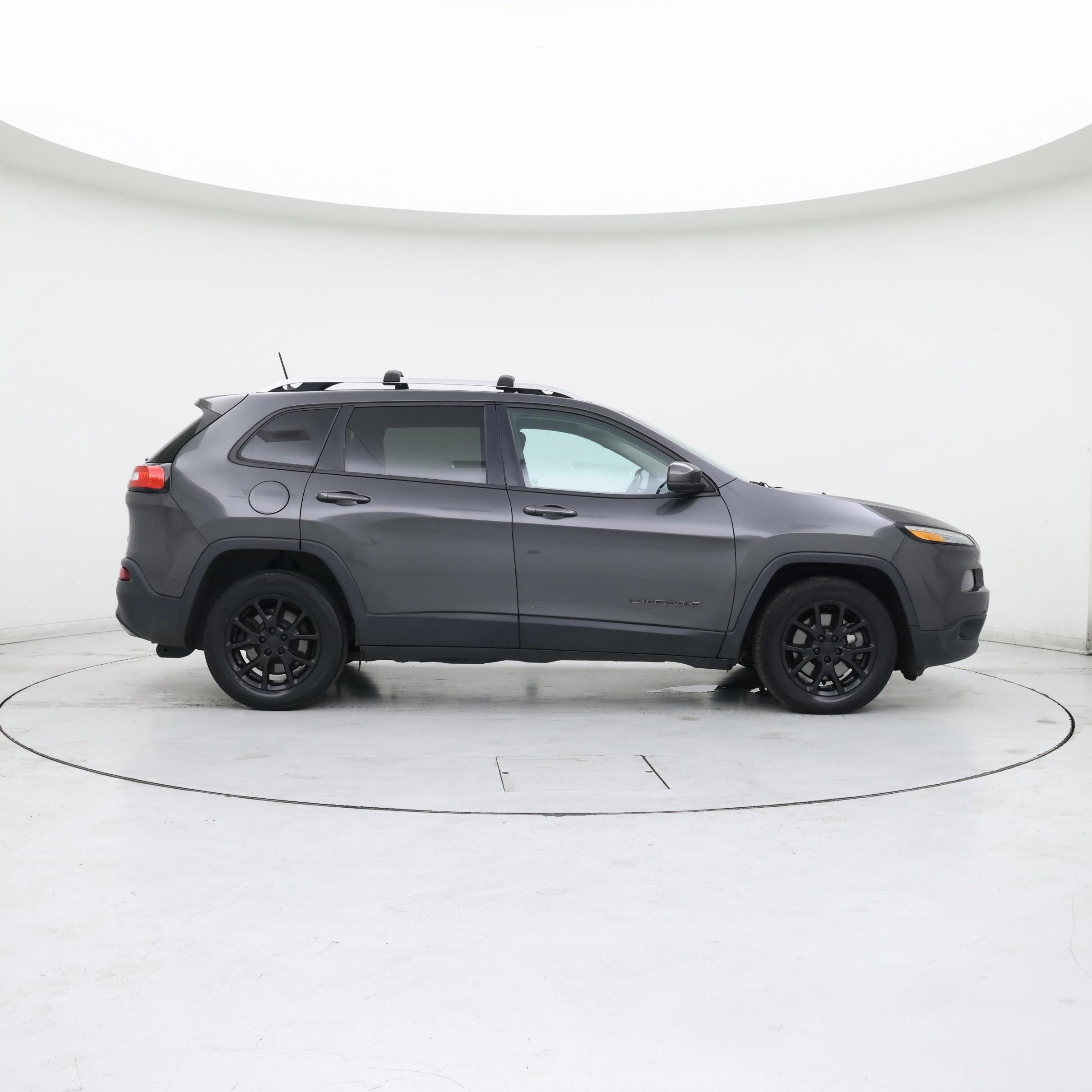 Thumbnail: 2016 Jeep Cherokee - 7