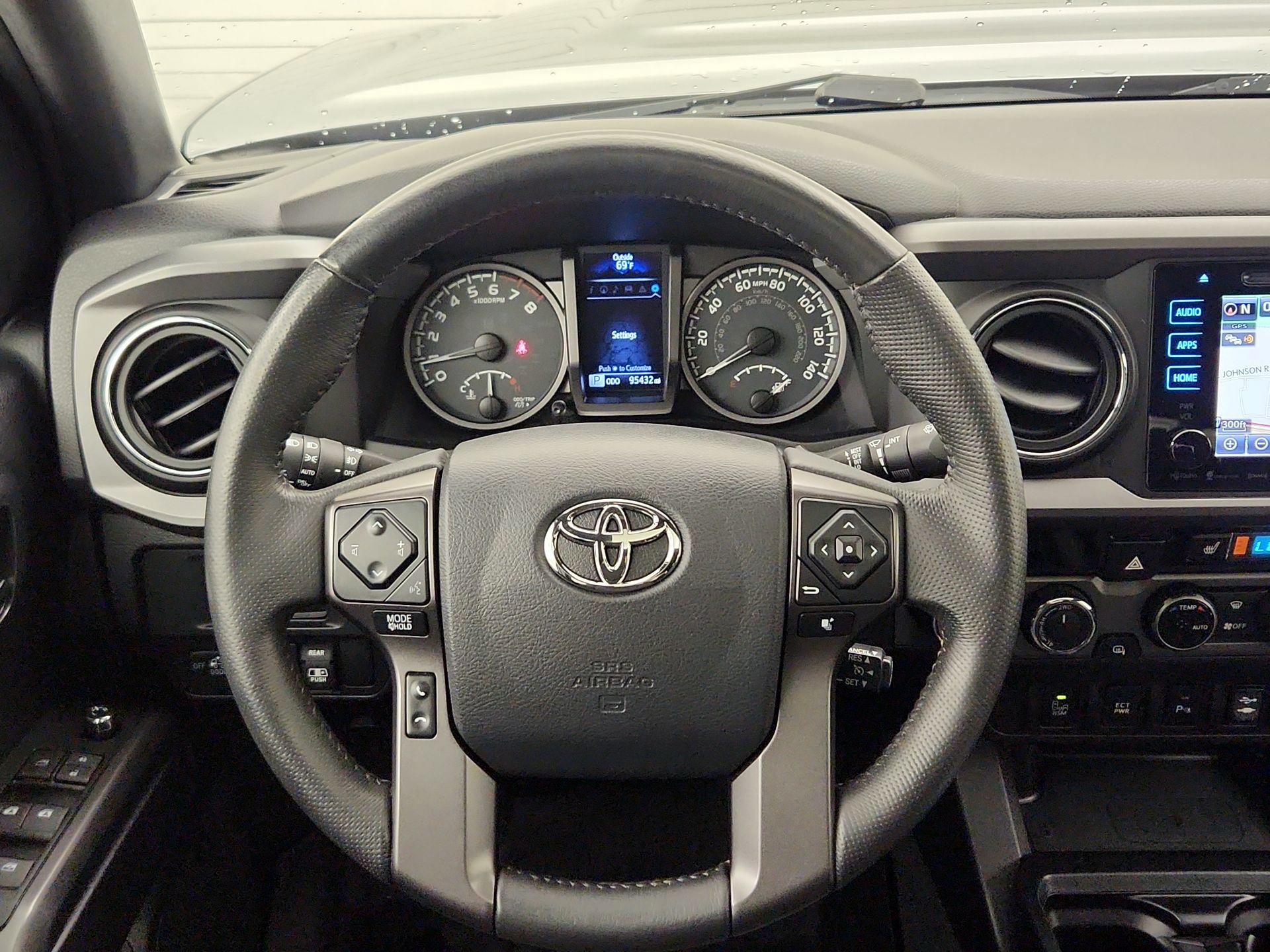 Thumbnail: 2017 Toyota Tacoma - 10