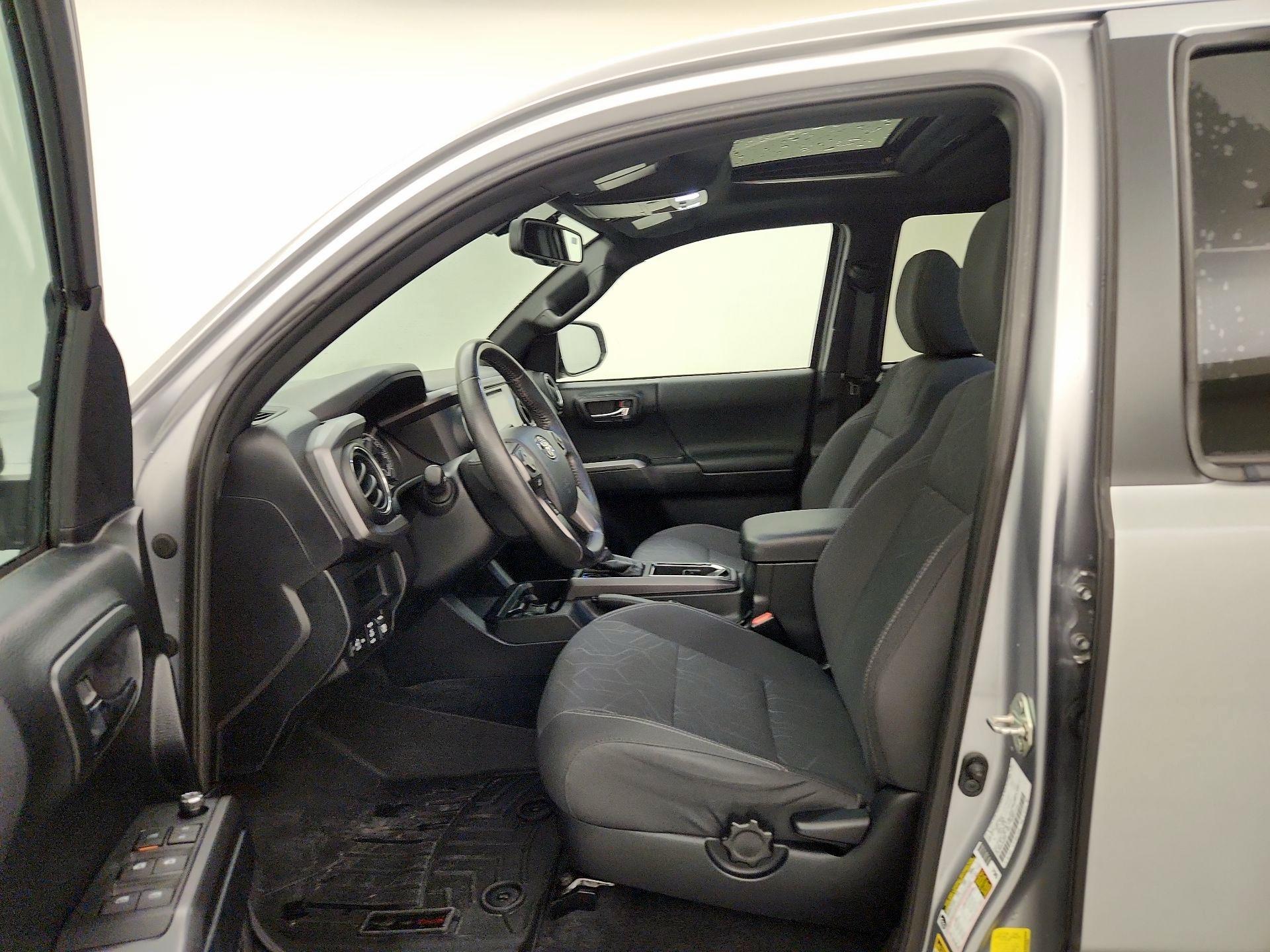 Thumbnail: 2017 Toyota Tacoma - 11