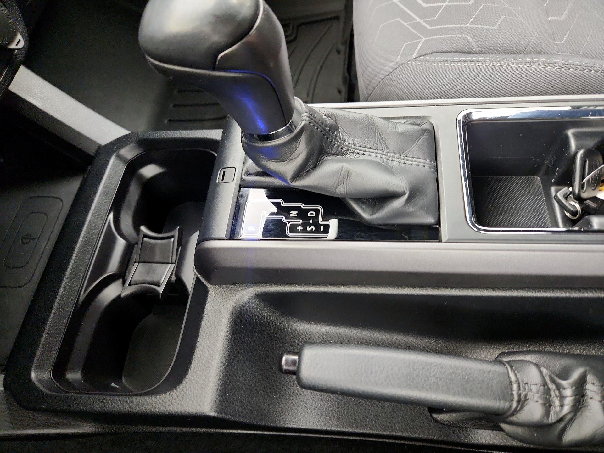 Thumbnail: 2017 Toyota Tacoma - 18