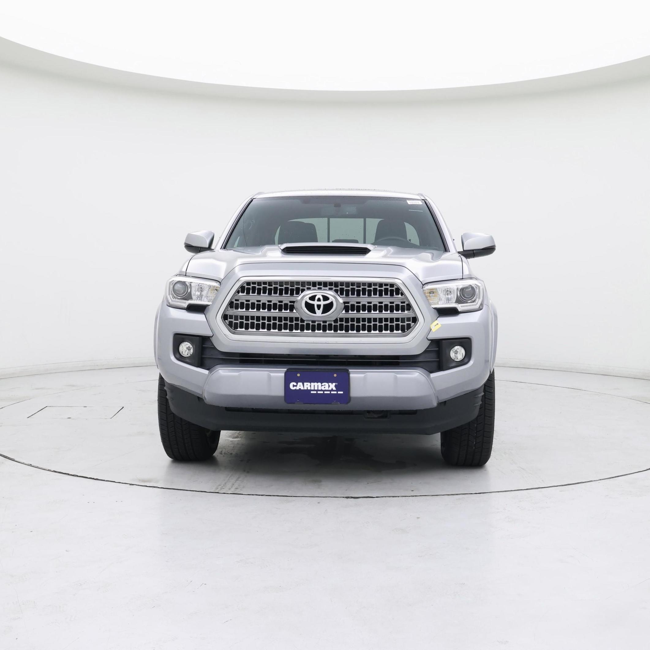 Thumbnail: 2017 Toyota Tacoma - 5