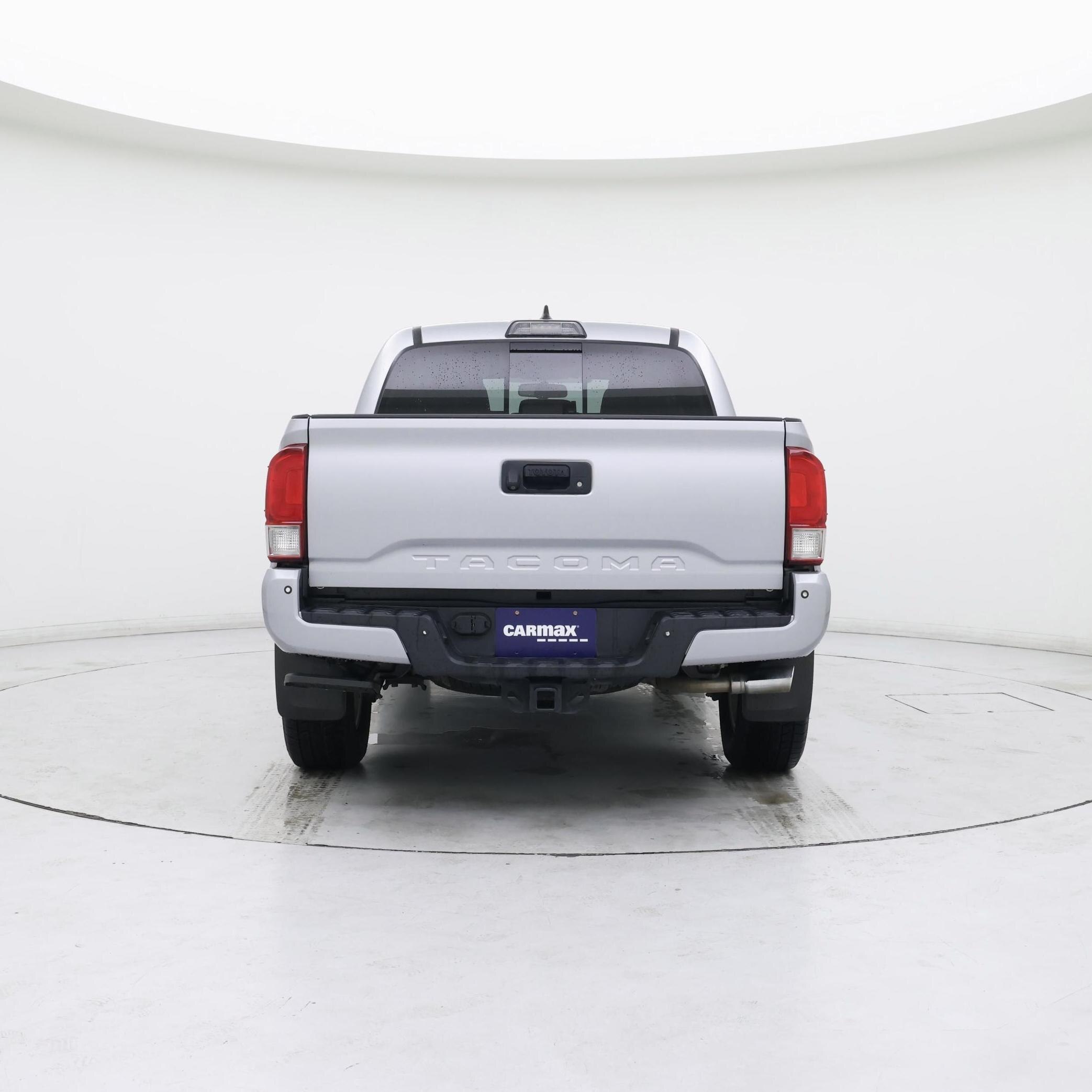 Thumbnail: 2017 Toyota Tacoma - 6