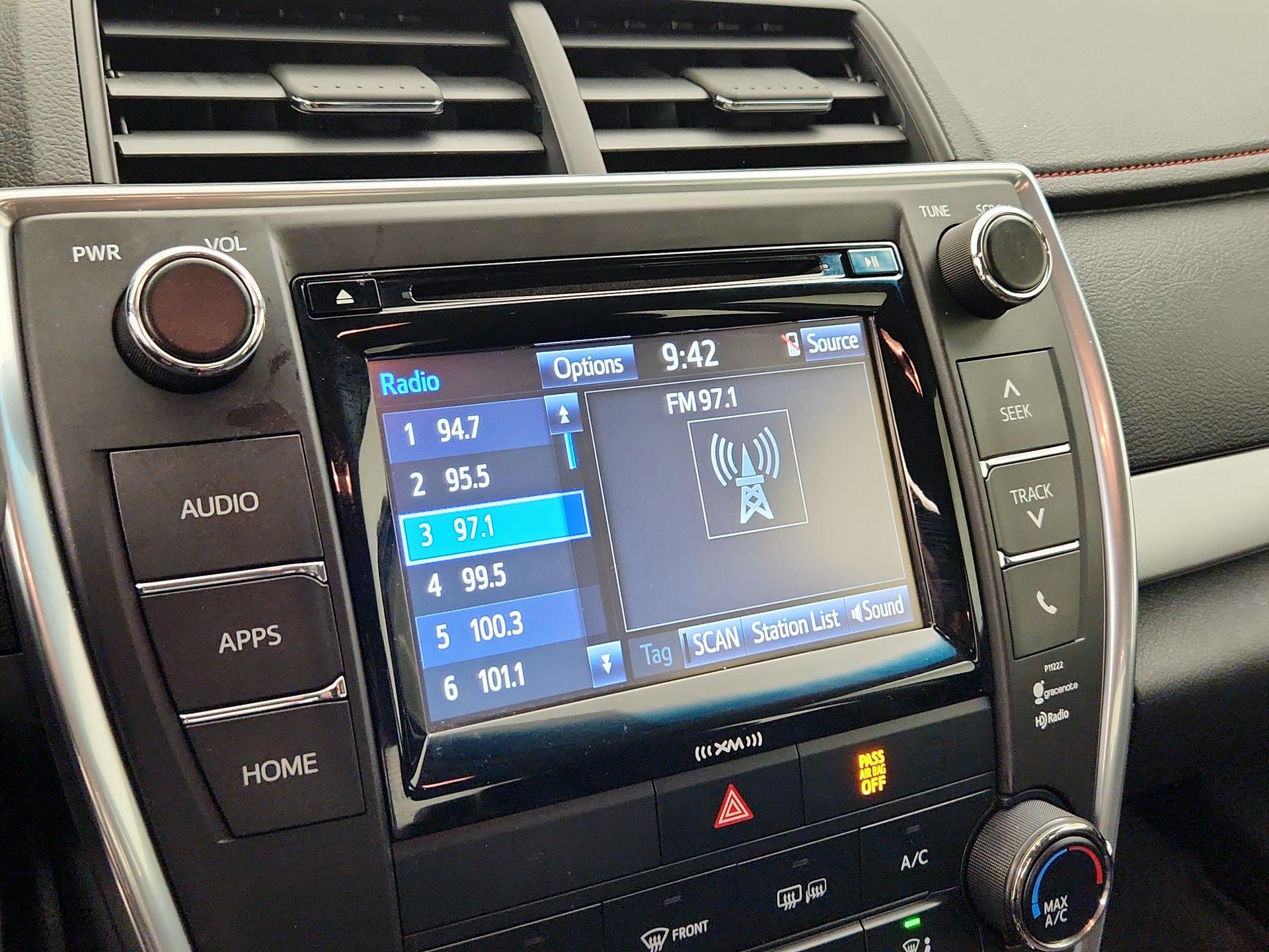 Thumbnail: 2017 Toyota Camry - 15