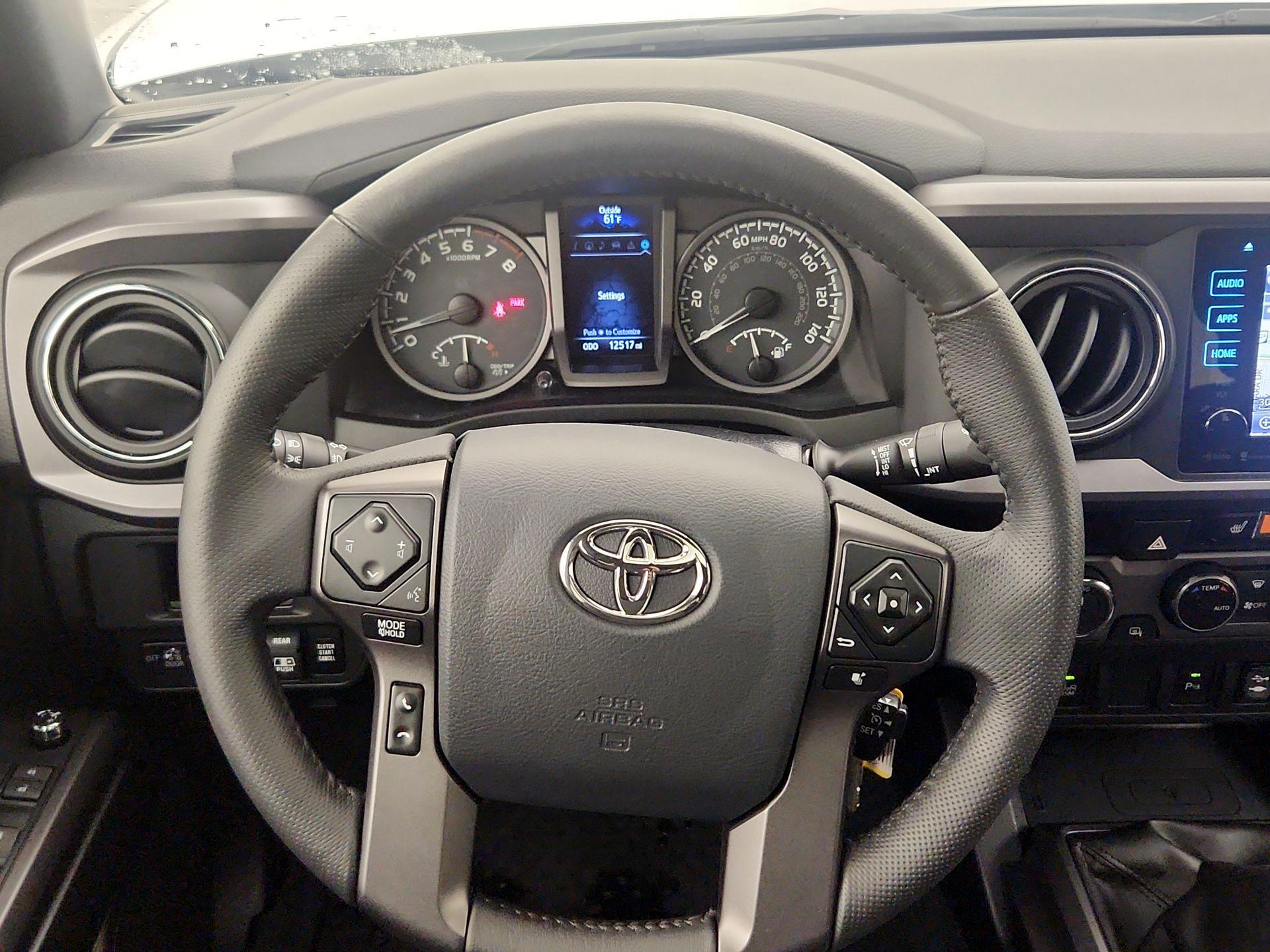 Thumbnail: 2017 Toyota Tacoma - 10