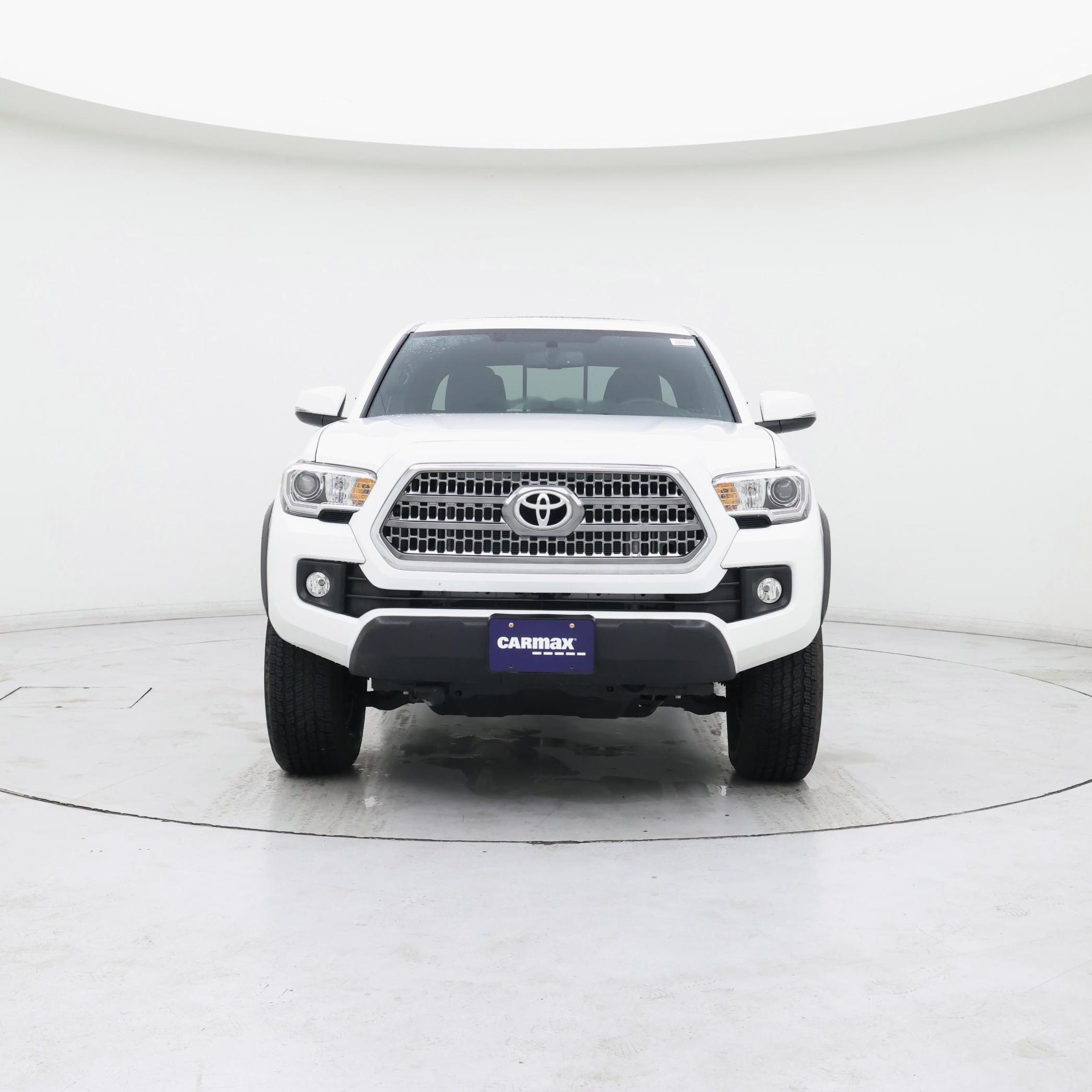 Thumbnail: 2017 Toyota Tacoma - 5