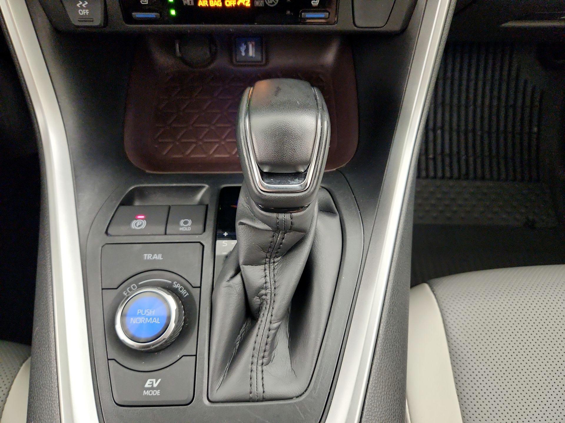 Thumbnail: 2024 Toyota RAV4 - 17