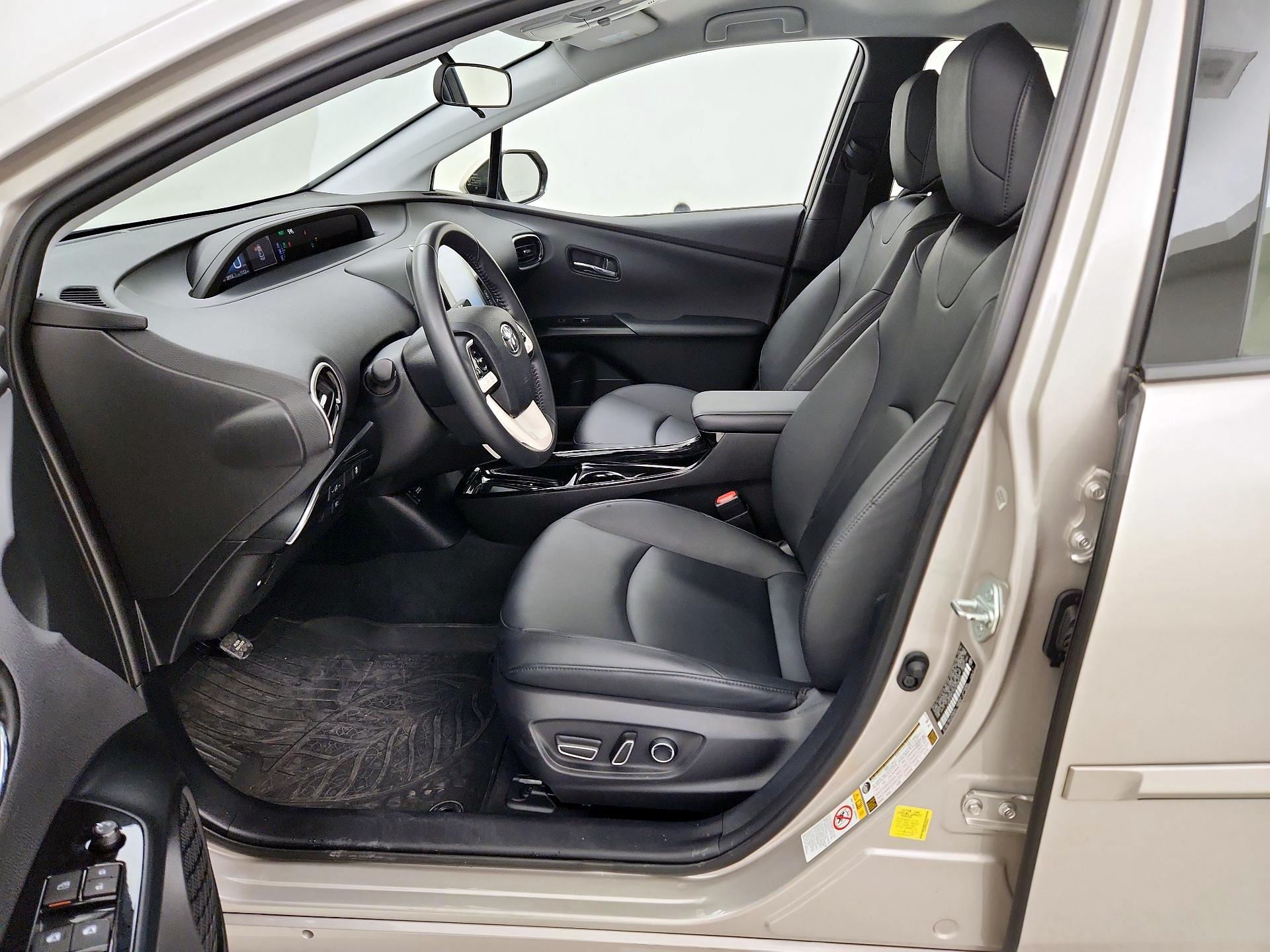 Thumbnail: 2017 Toyota Prius Prime - 11