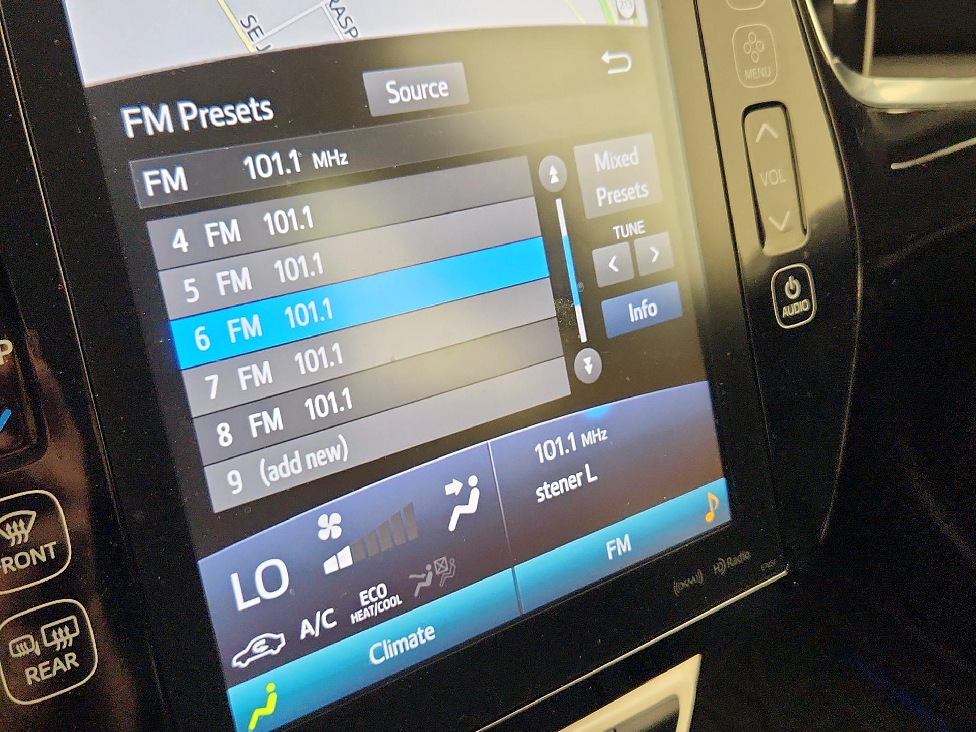 Thumbnail: 2017 Toyota Prius Prime - 16