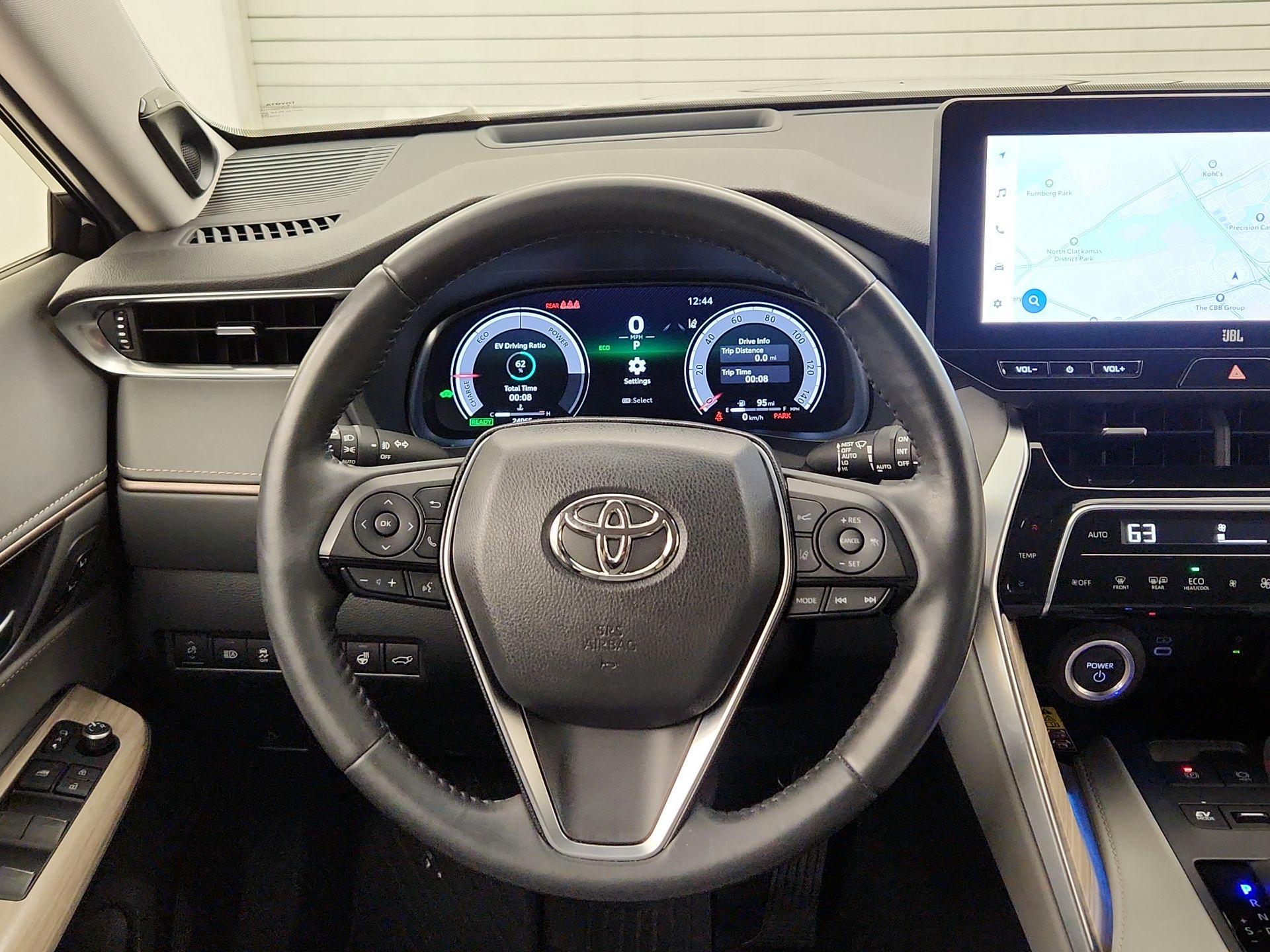 Thumbnail: 2023 Toyota Venza - 10