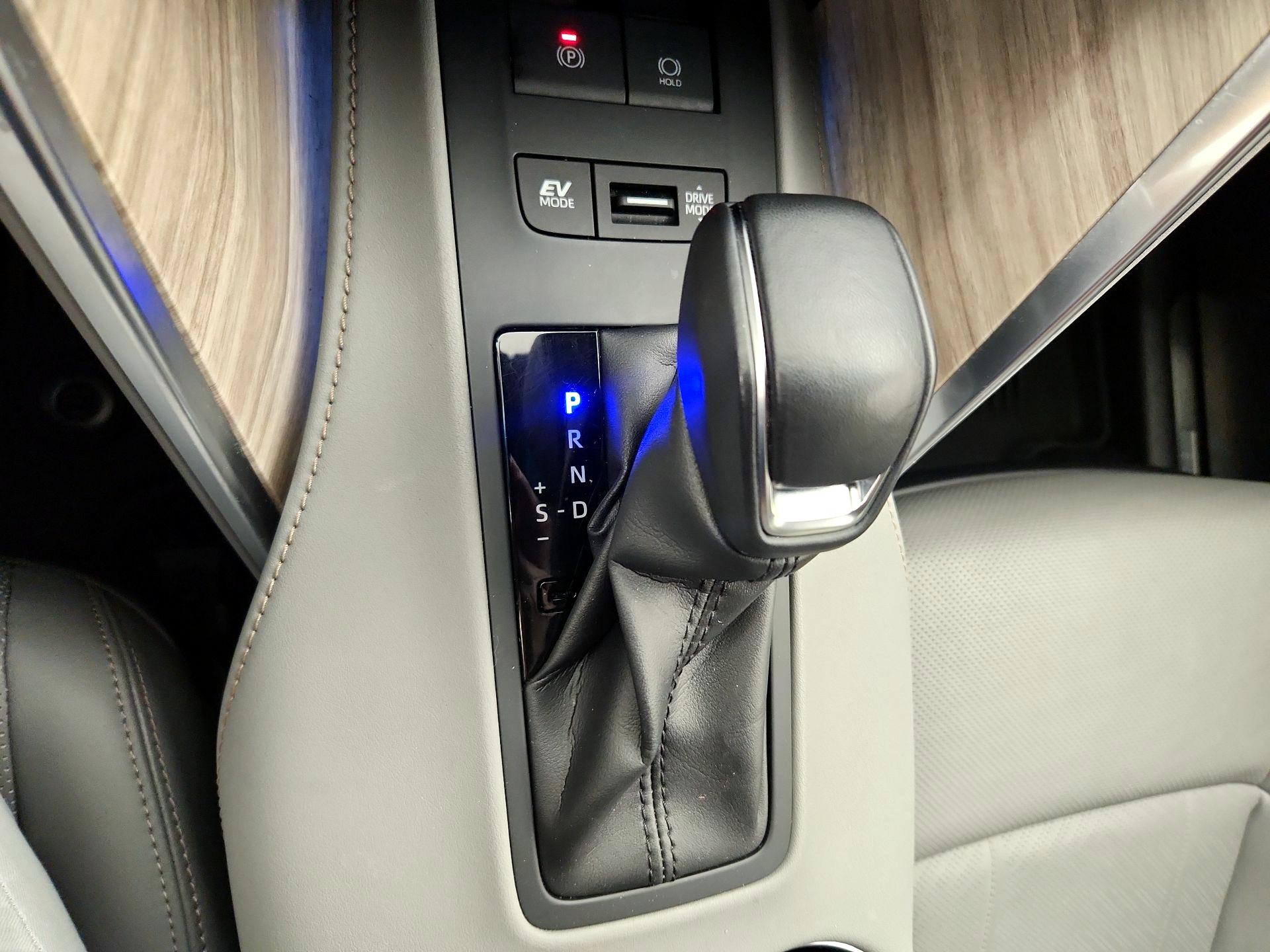 Thumbnail: 2023 Toyota Venza - 18