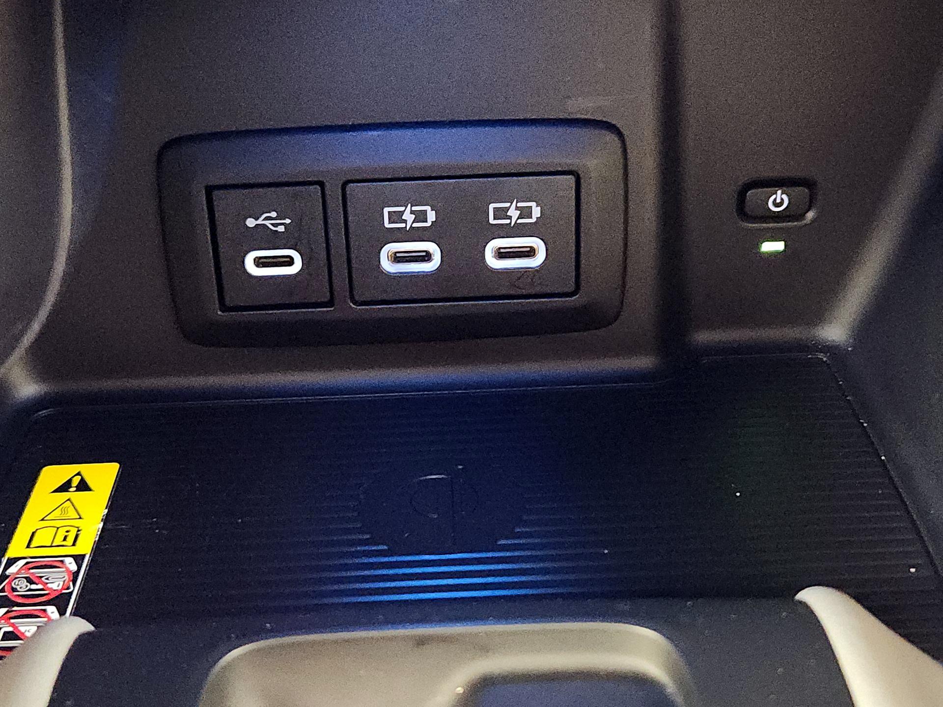 Thumbnail: 2023 Toyota Venza - 19