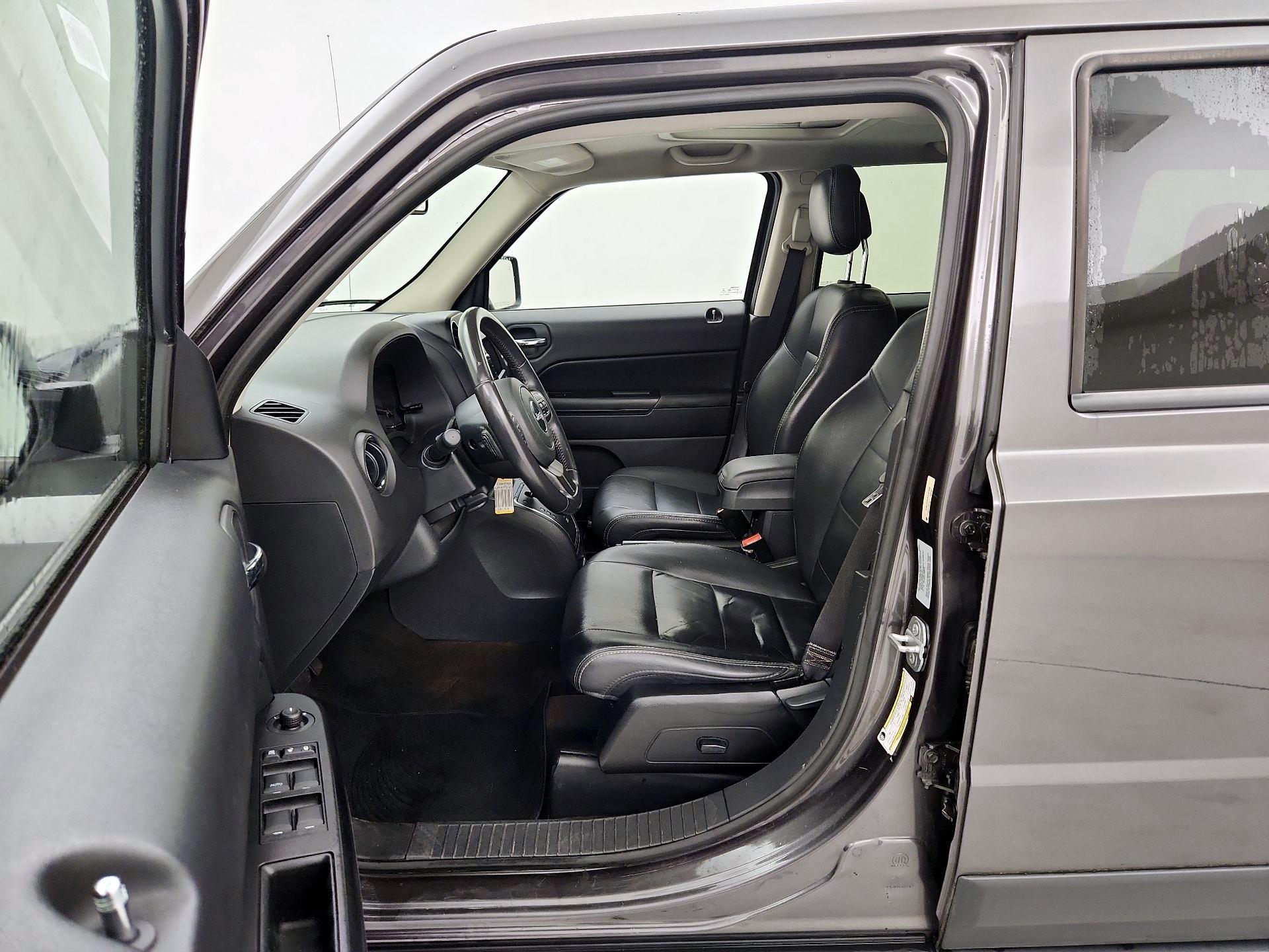 Thumbnail: 2015 Jeep Patriot - 11