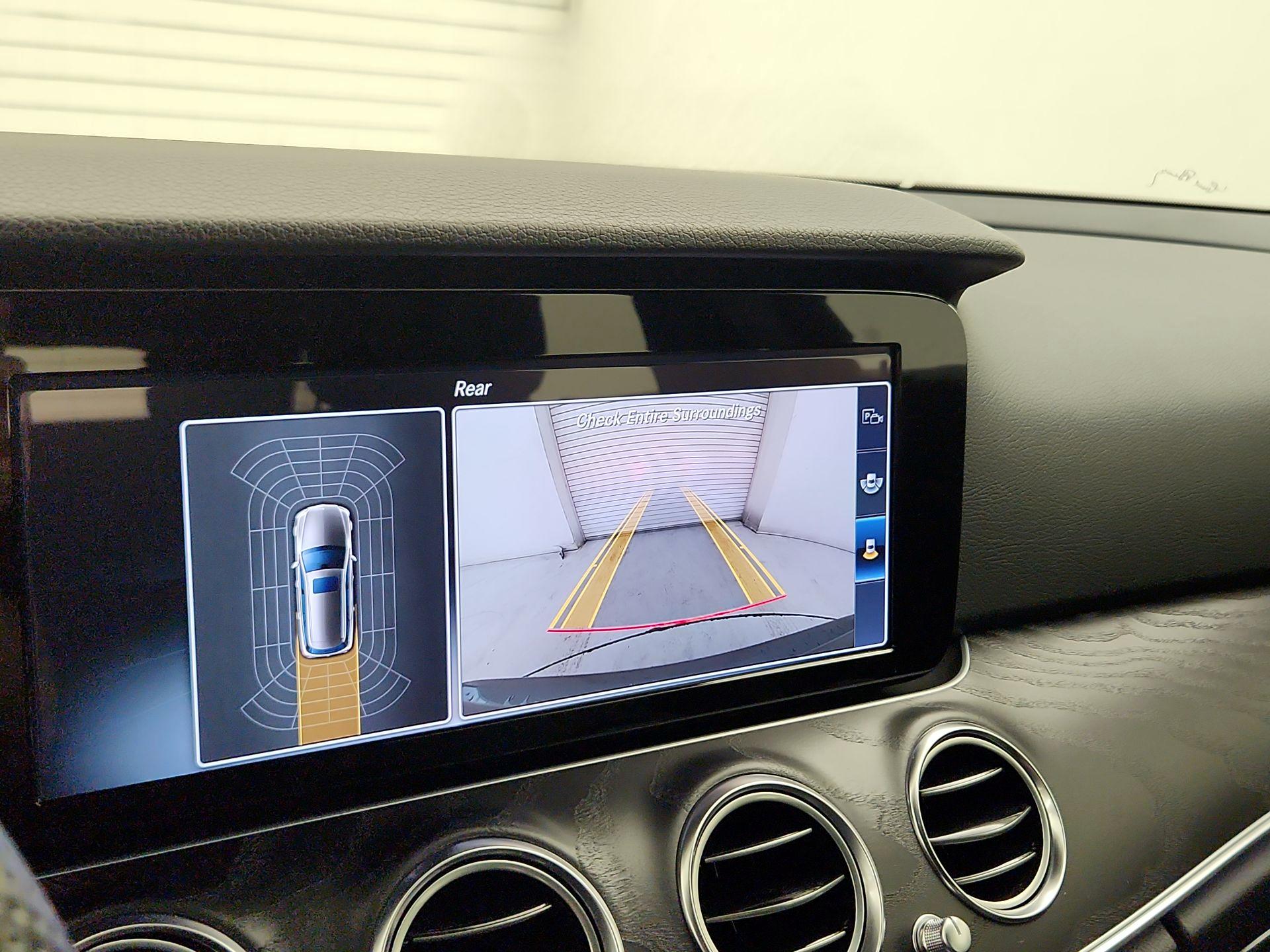 Thumbnail: 2017 Mercedes-Benz E-Class - 15