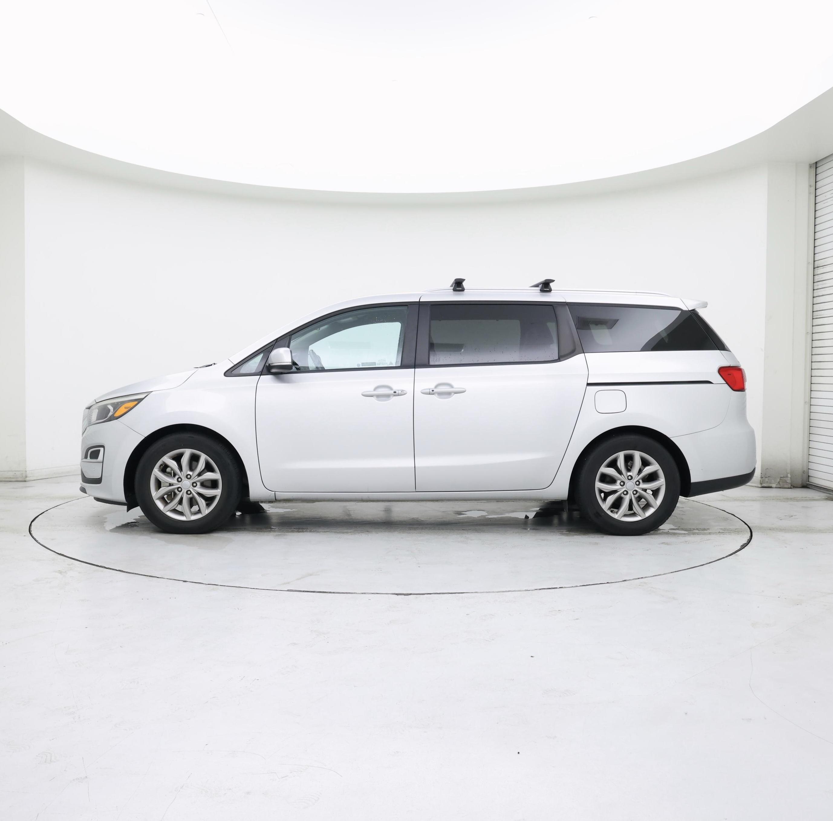 Thumbnail: 2019 Kia Sedona - 3