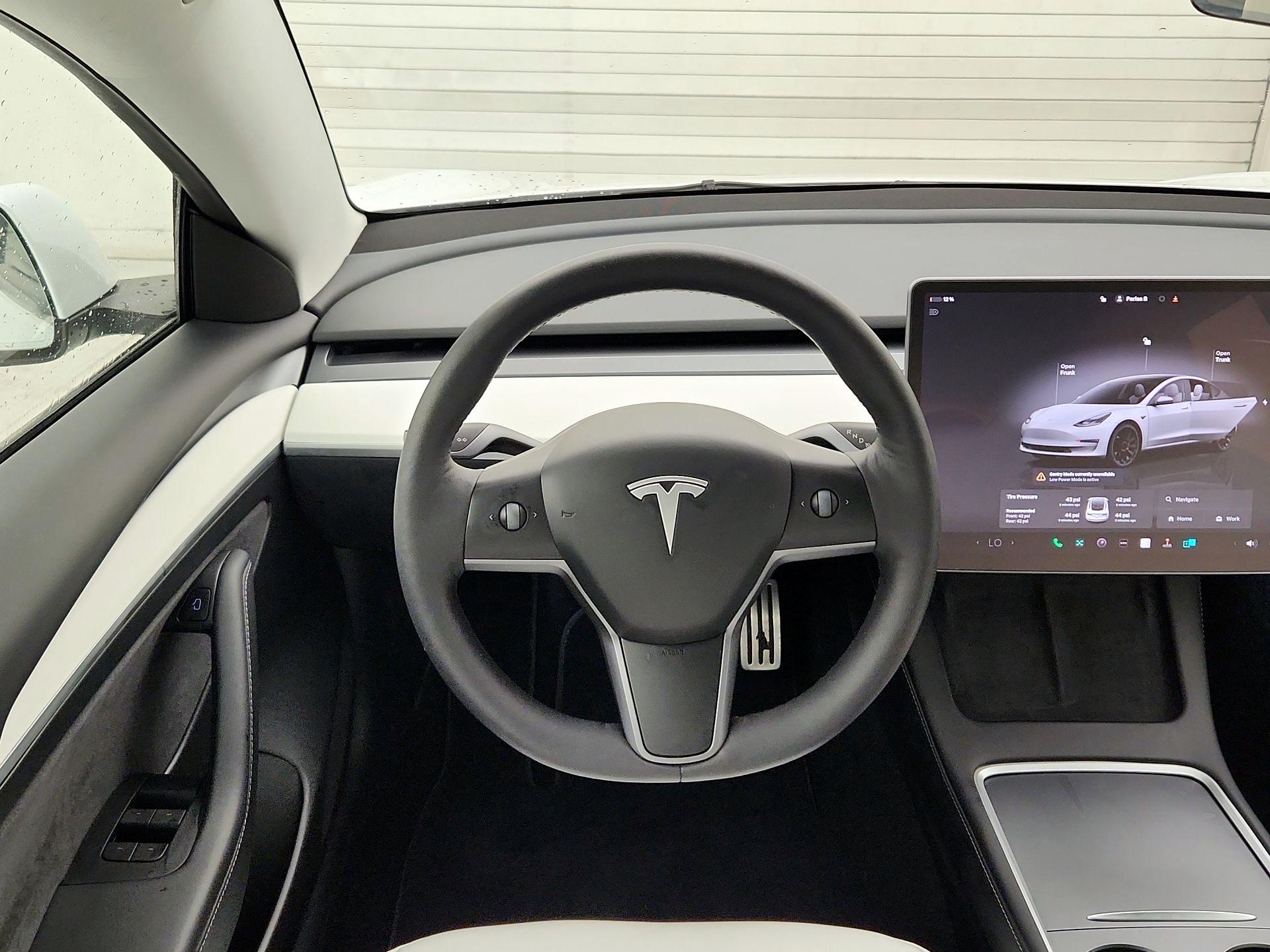 Thumbnail: 2023 Tesla Model 3 - 10