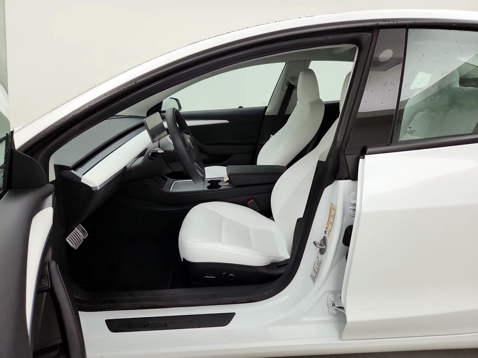 Thumbnail: 2023 Tesla Model 3 - 11