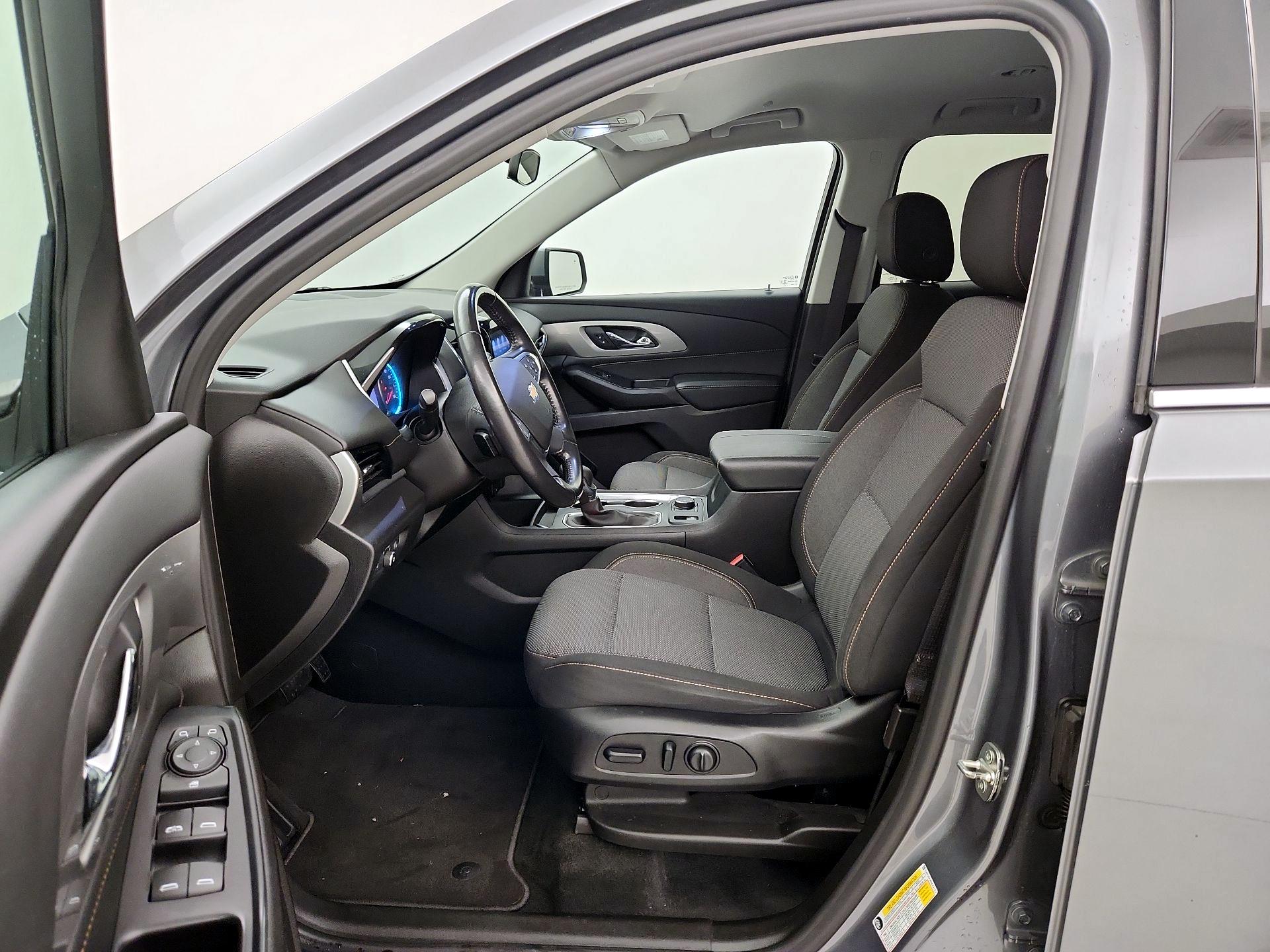 Thumbnail: 2021 Chevrolet Traverse - 11