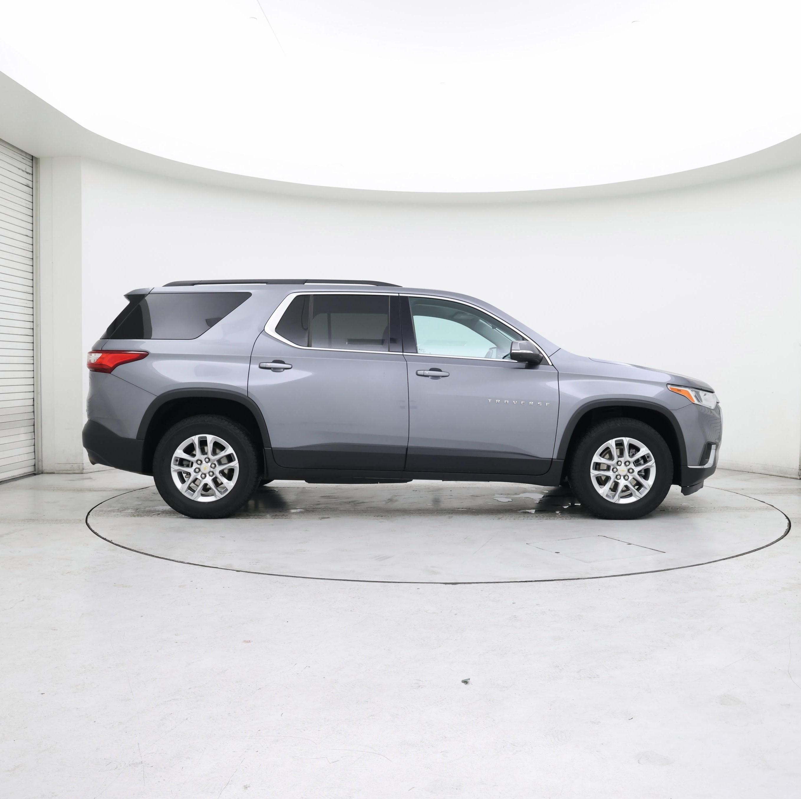 Thumbnail: 2021 Chevrolet Traverse - 7