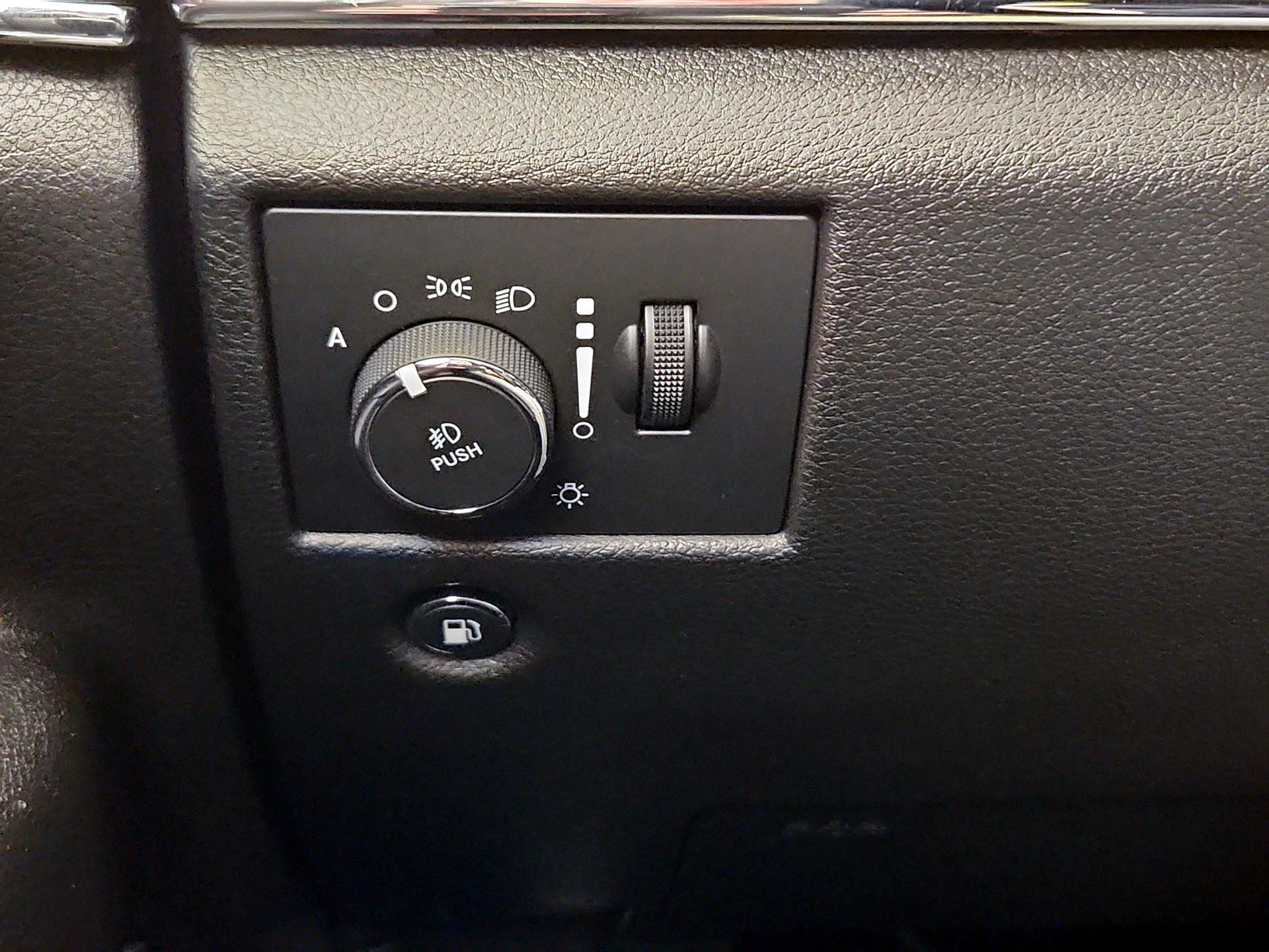 Thumbnail: 2020 Jeep Grand Cherokee - 13