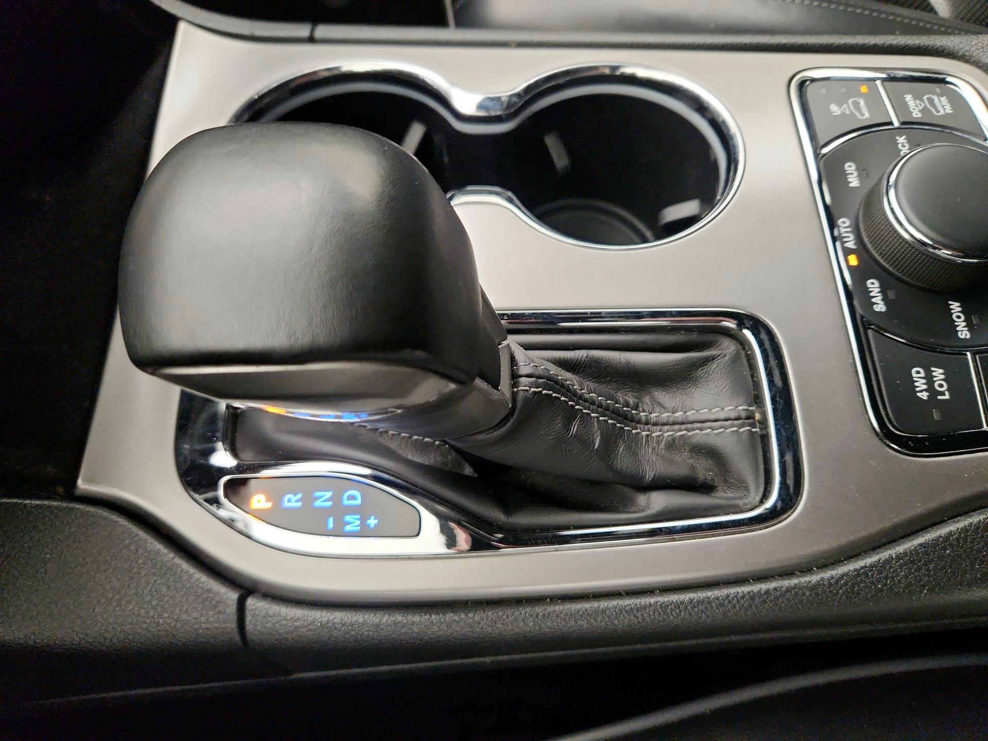 Thumbnail: 2020 Jeep Grand Cherokee - 18