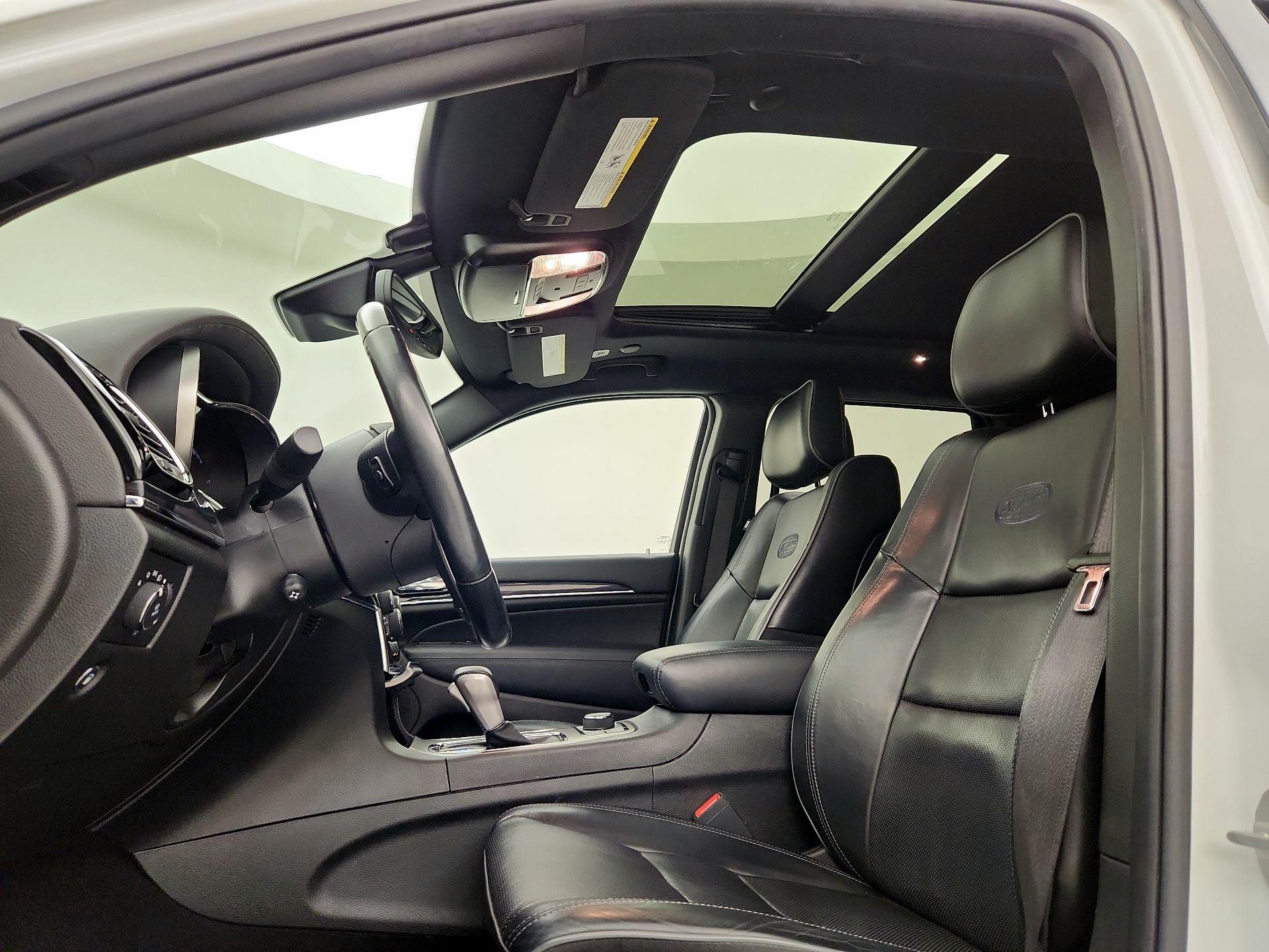 Thumbnail: 2020 Jeep Grand Cherokee - 20