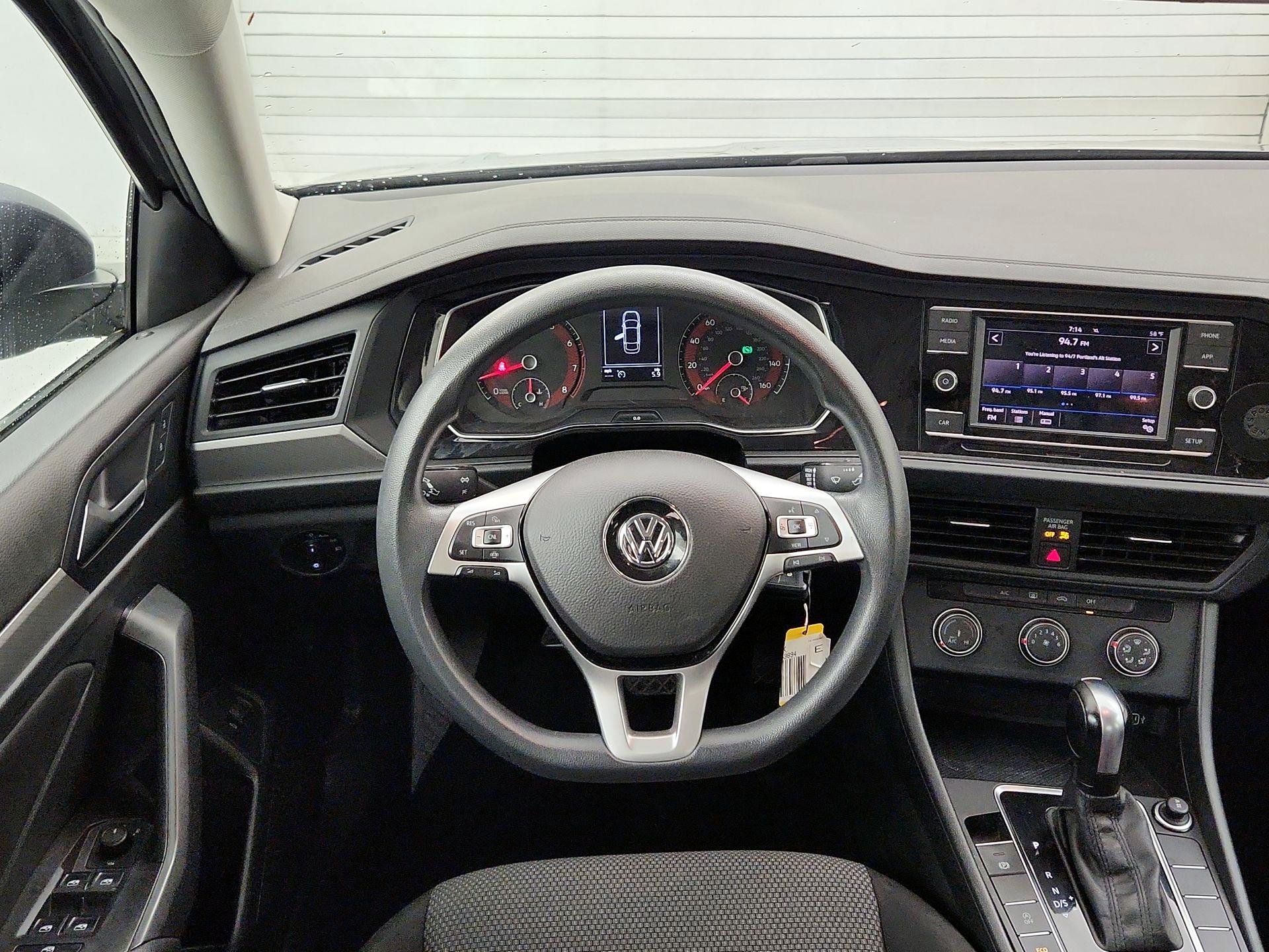 Thumbnail: 2019 Volkswagen Jetta - 10
