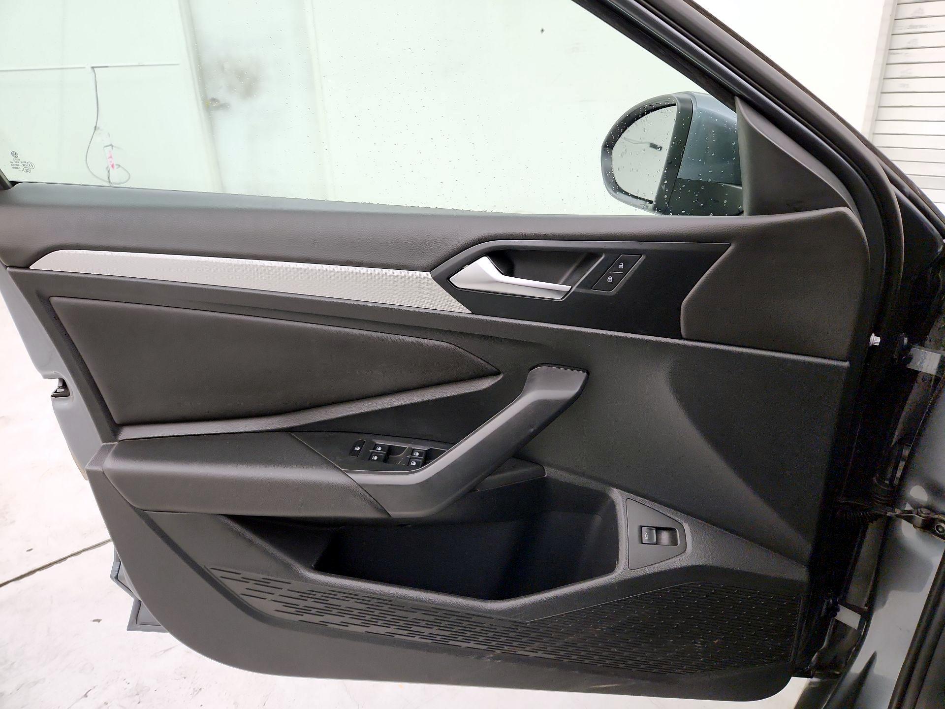 Thumbnail: 2019 Volkswagen Jetta - 12