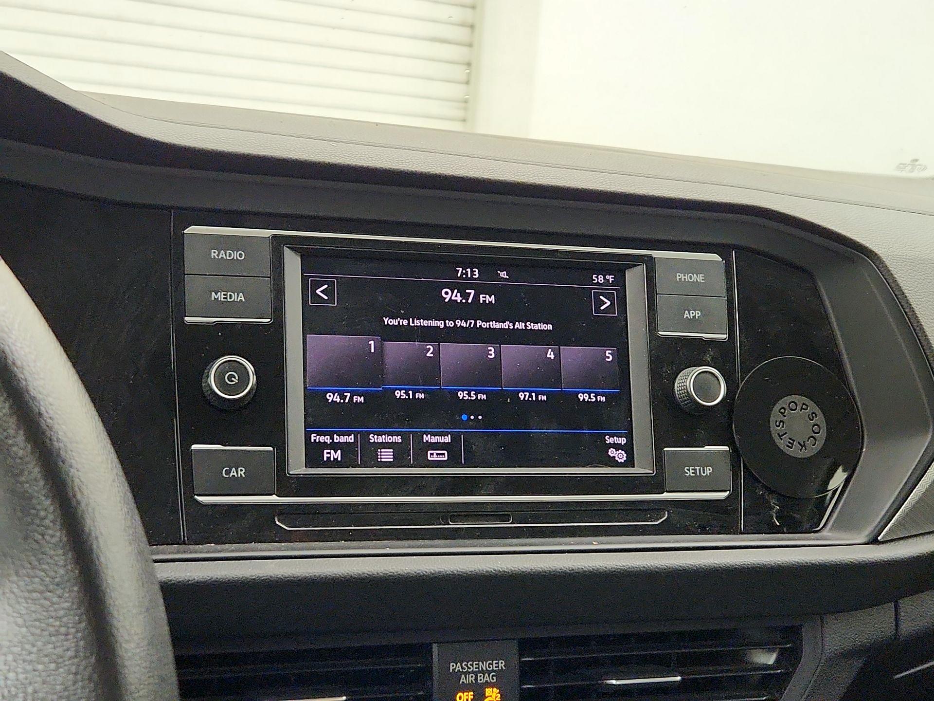 Thumbnail: 2019 Volkswagen Jetta - 15