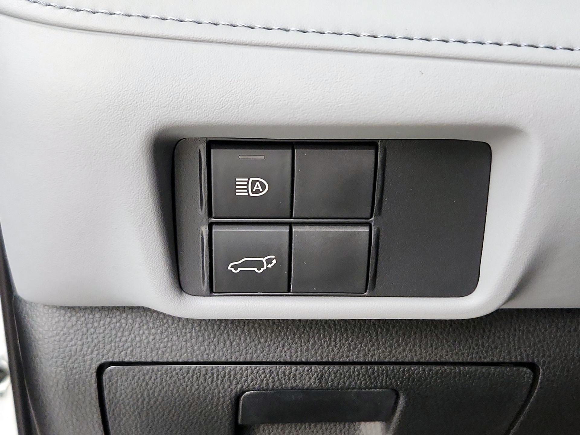 Thumbnail: 2021 Toyota Highlander - 13