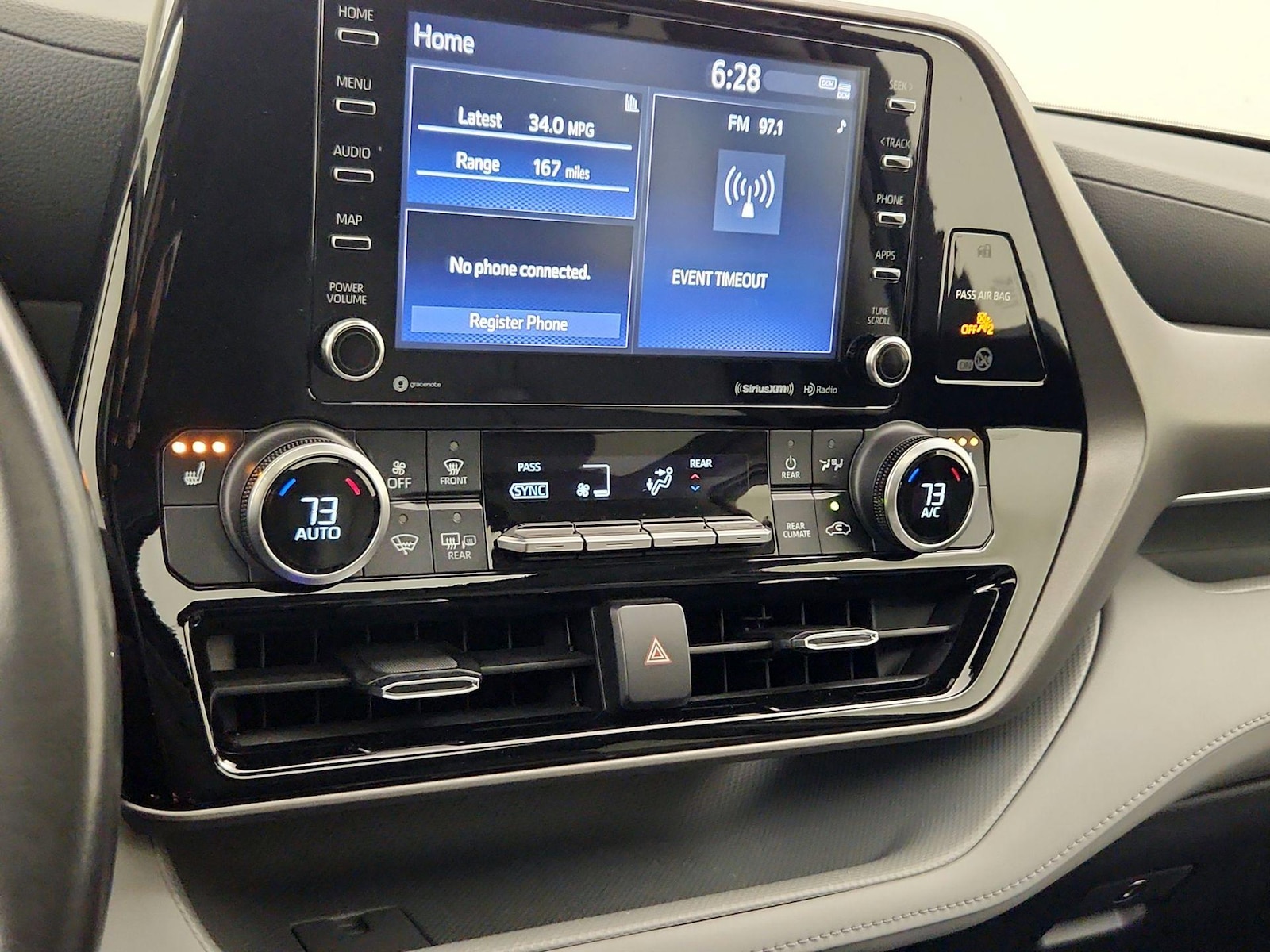 2021 Toyota Highlander XLE - Photo 17