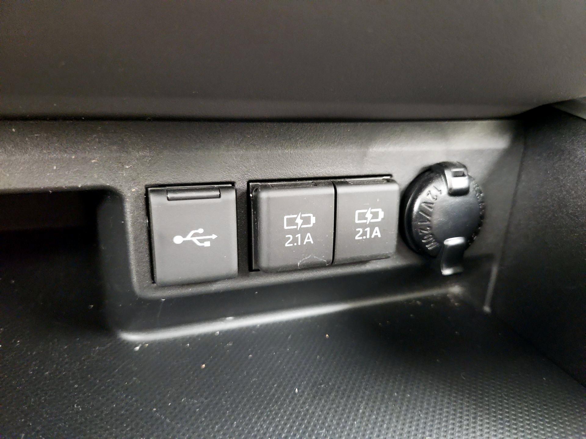 Thumbnail: 2021 Toyota Highlander - 18