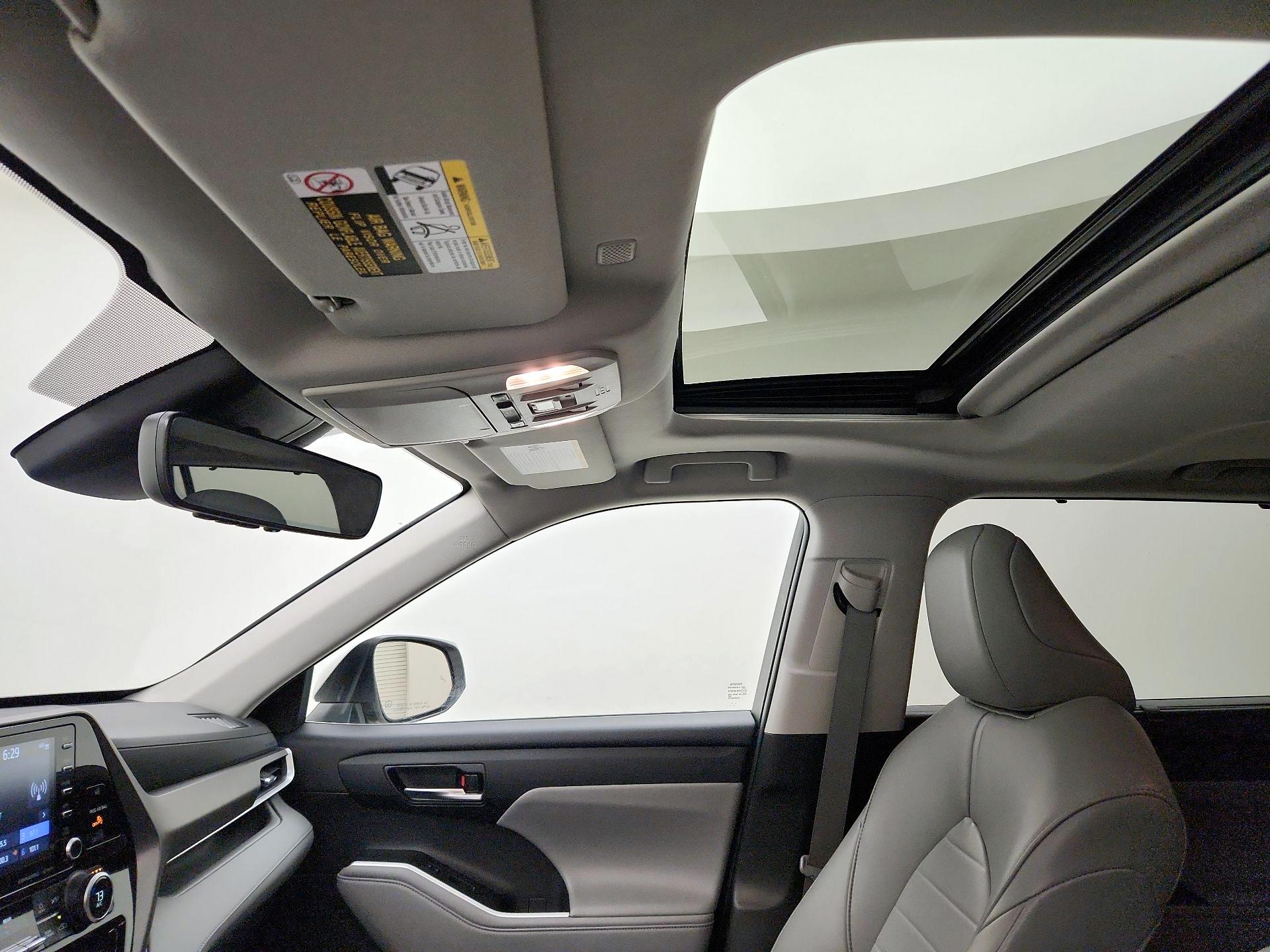 Thumbnail: 2021 Toyota Highlander - 19