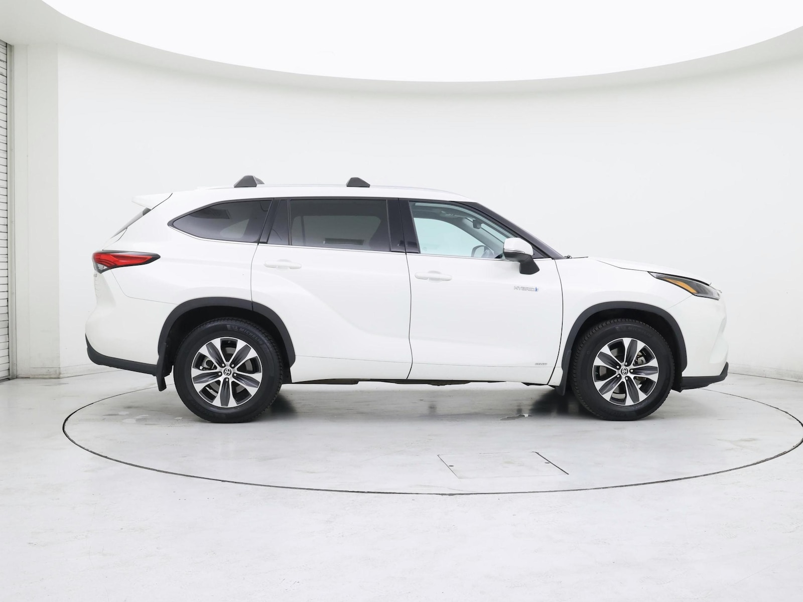 2021 Toyota Highlander XLE - Photo 8