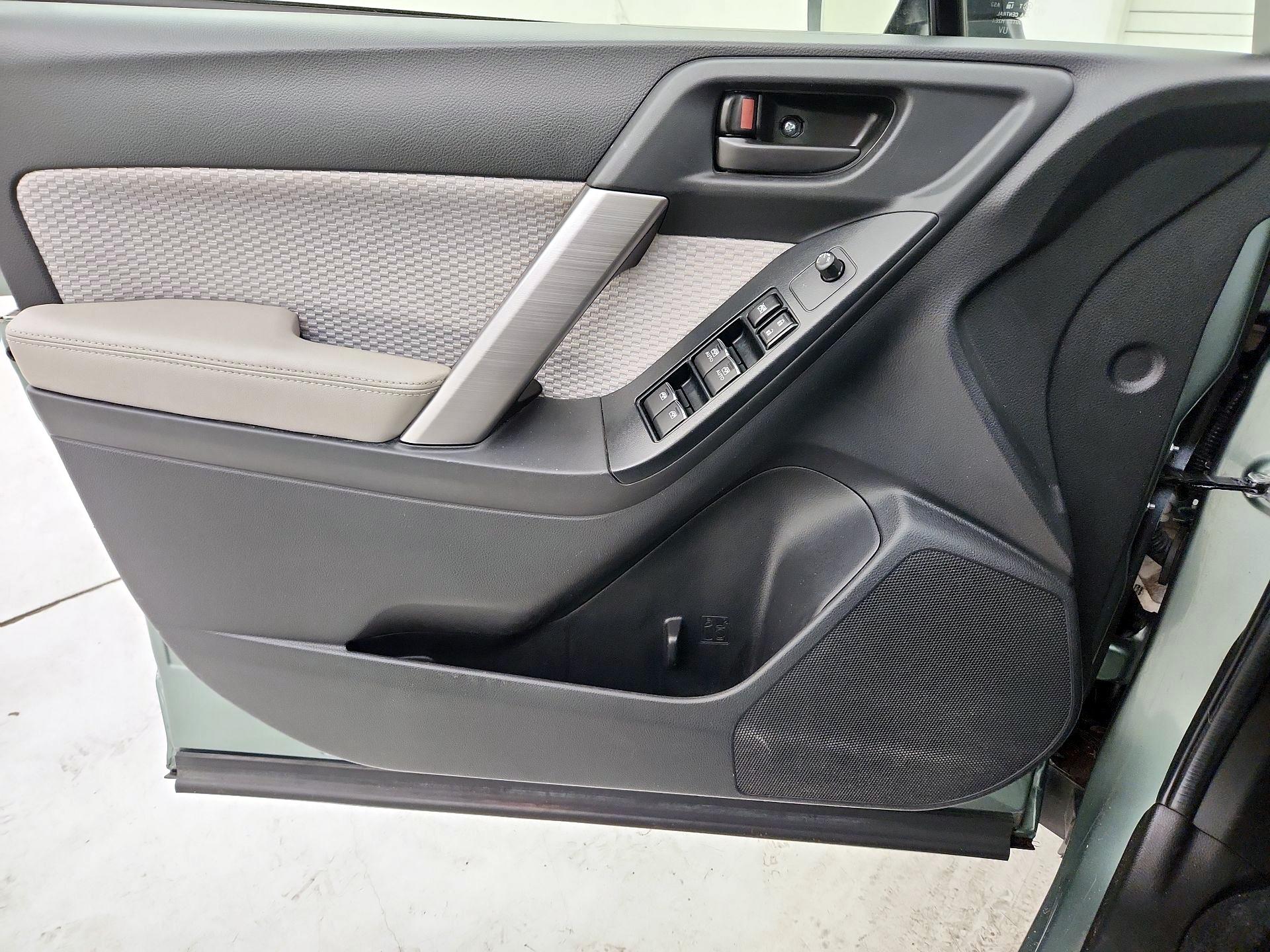 Thumbnail: 2017 Subaru Forester - 12