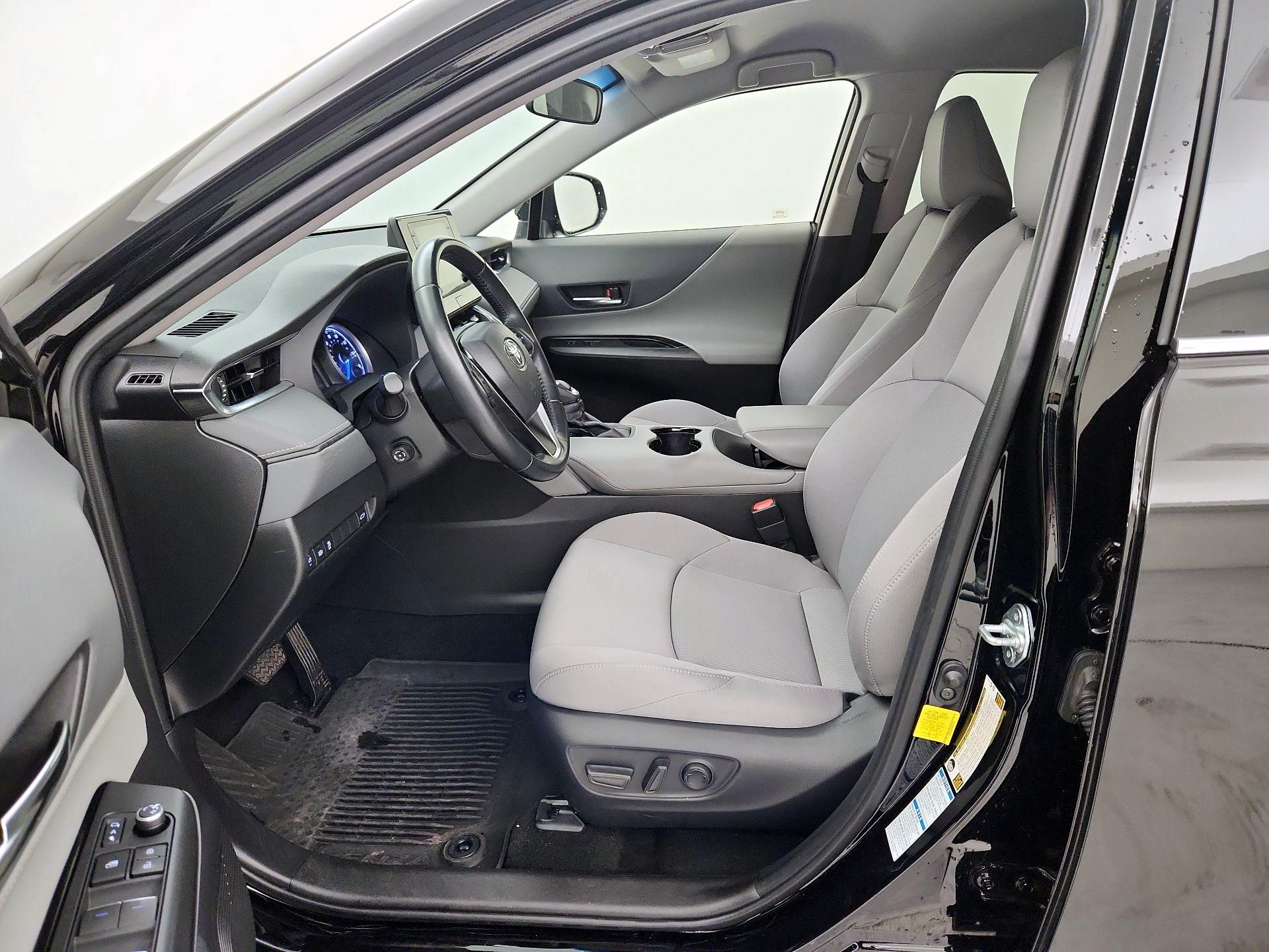 Thumbnail: 2021 Toyota Venza - 11