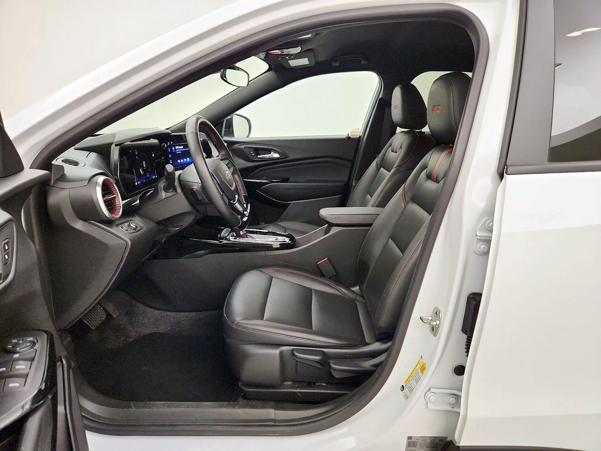 Thumbnail: 2025 Chevrolet Trax - 11