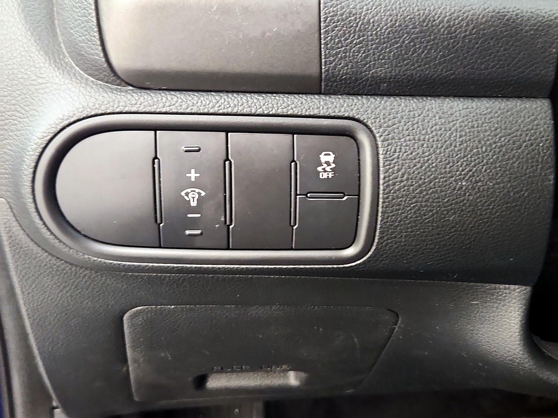 Thumbnail: 2018 Kia Forte - 13