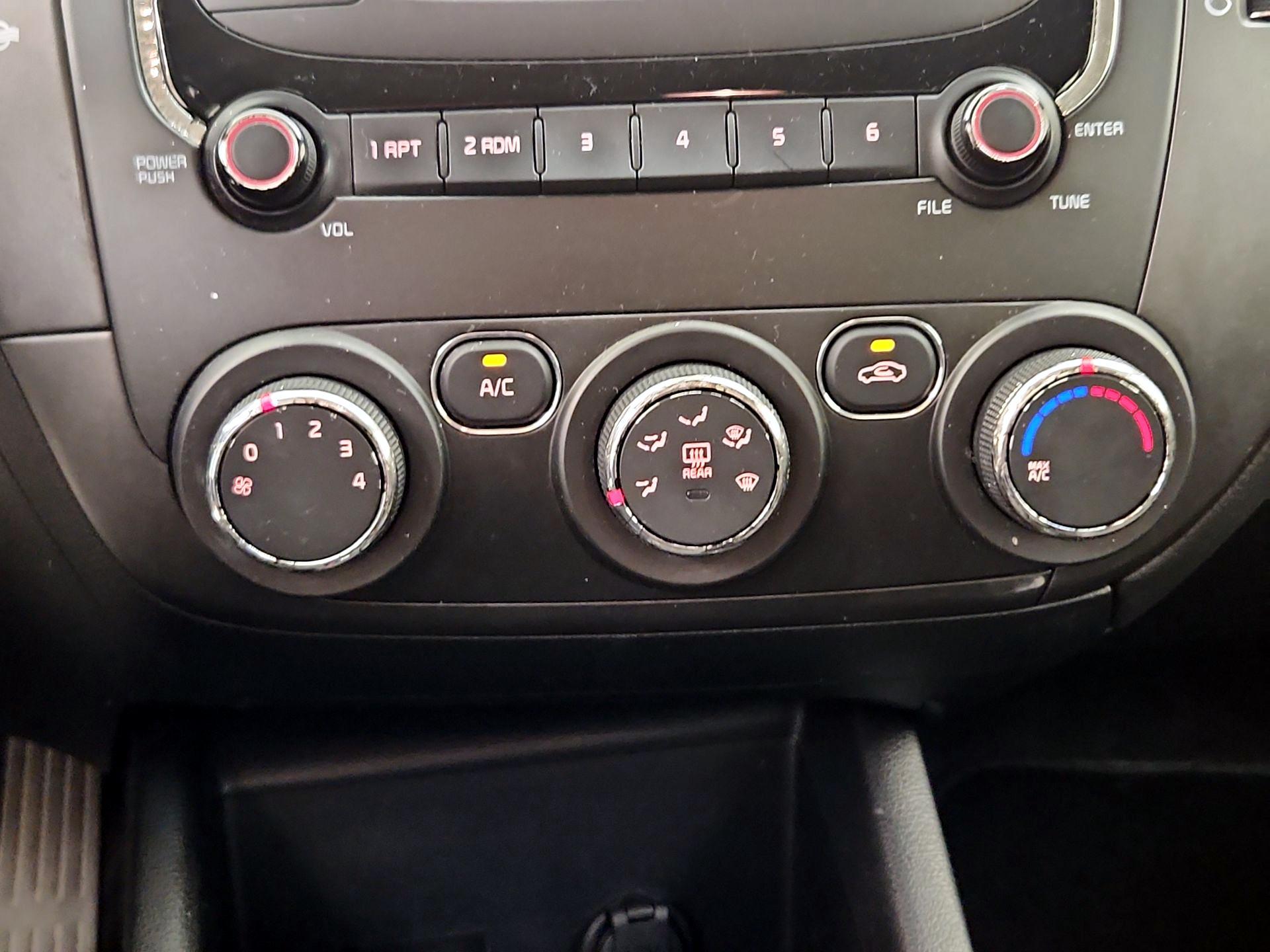 Thumbnail: 2018 Kia Forte - 15