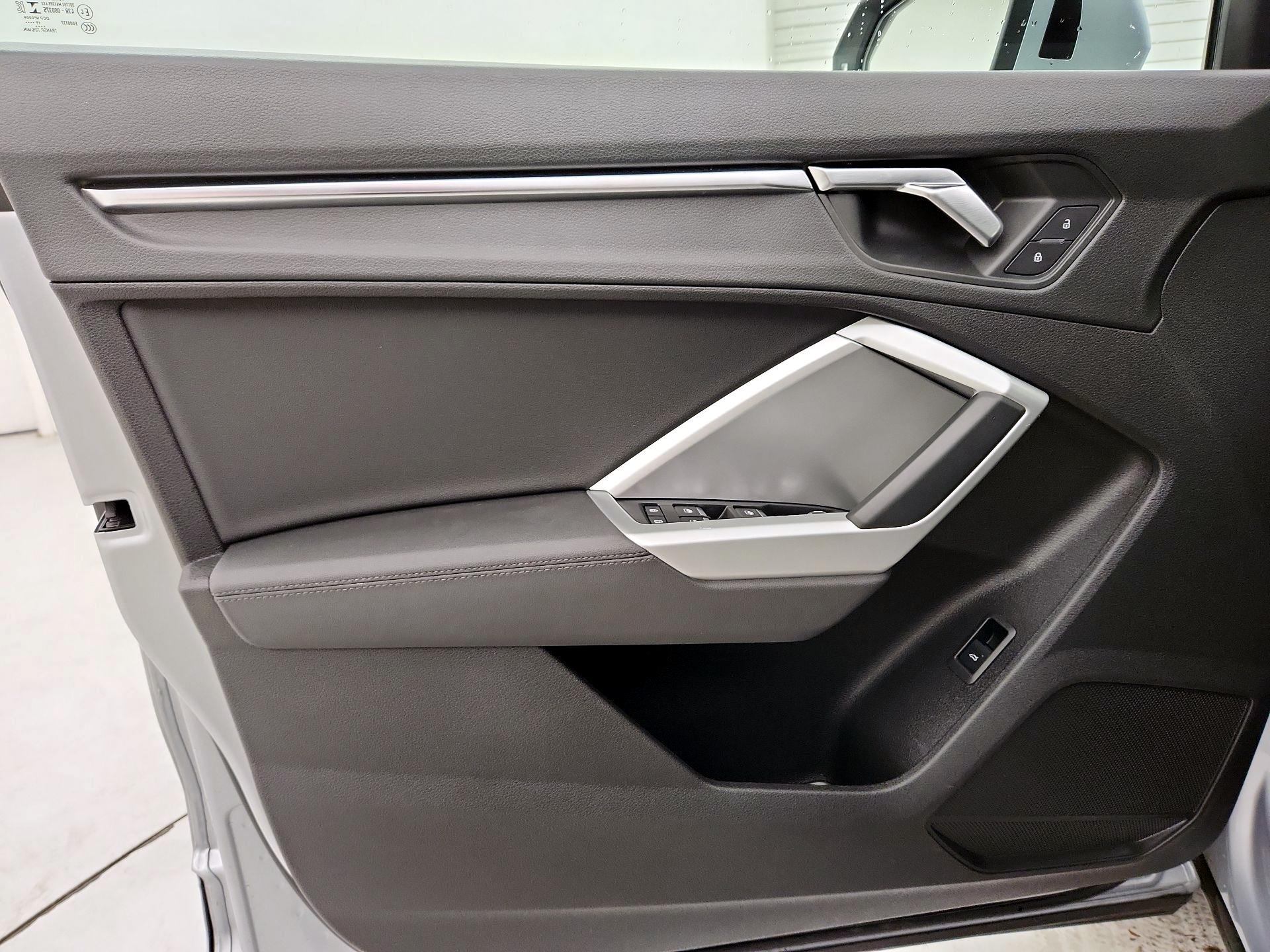 Thumbnail: 2020 Audi Q3 - 12