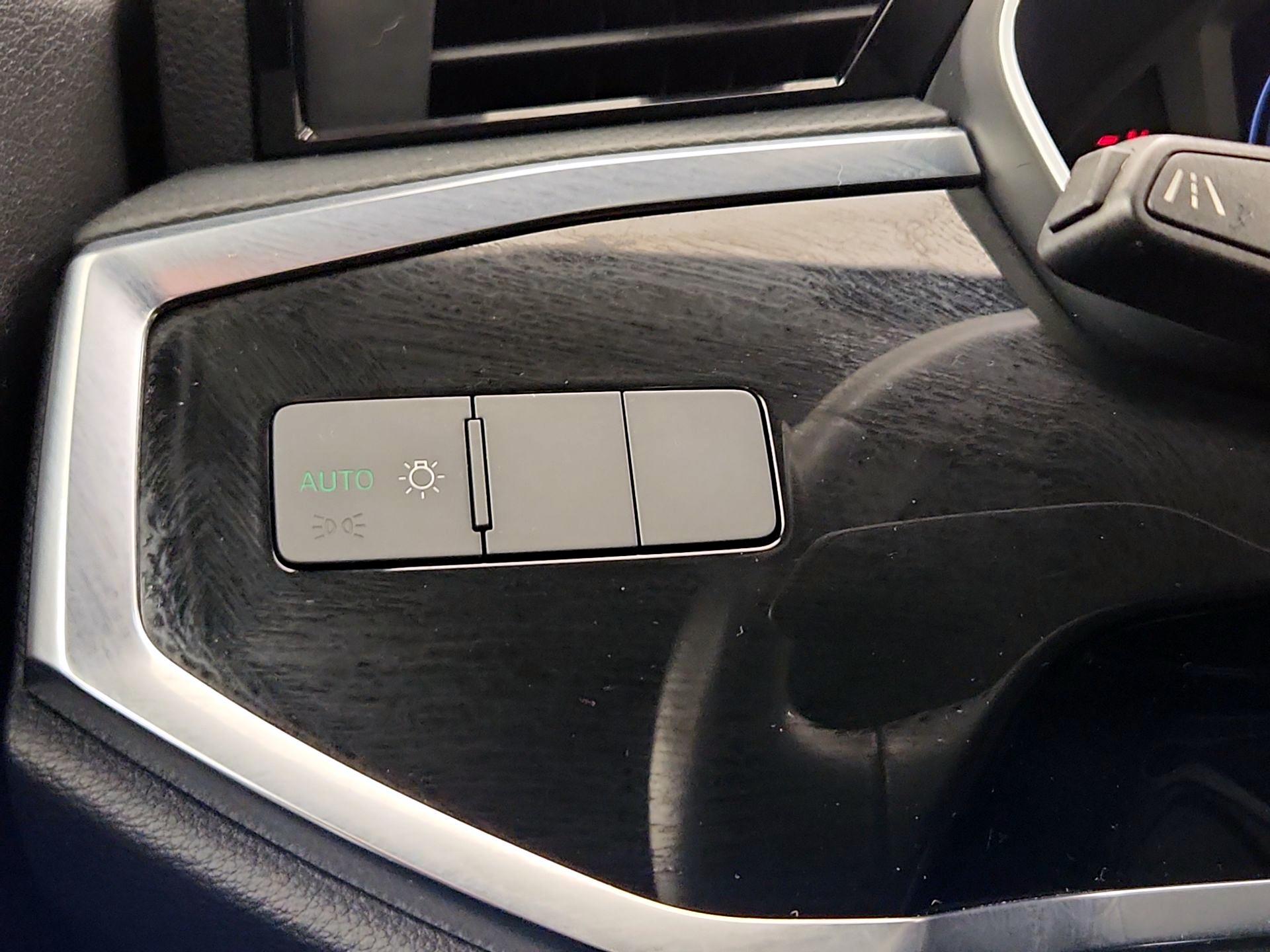 Thumbnail: 2020 Audi Q3 - 13