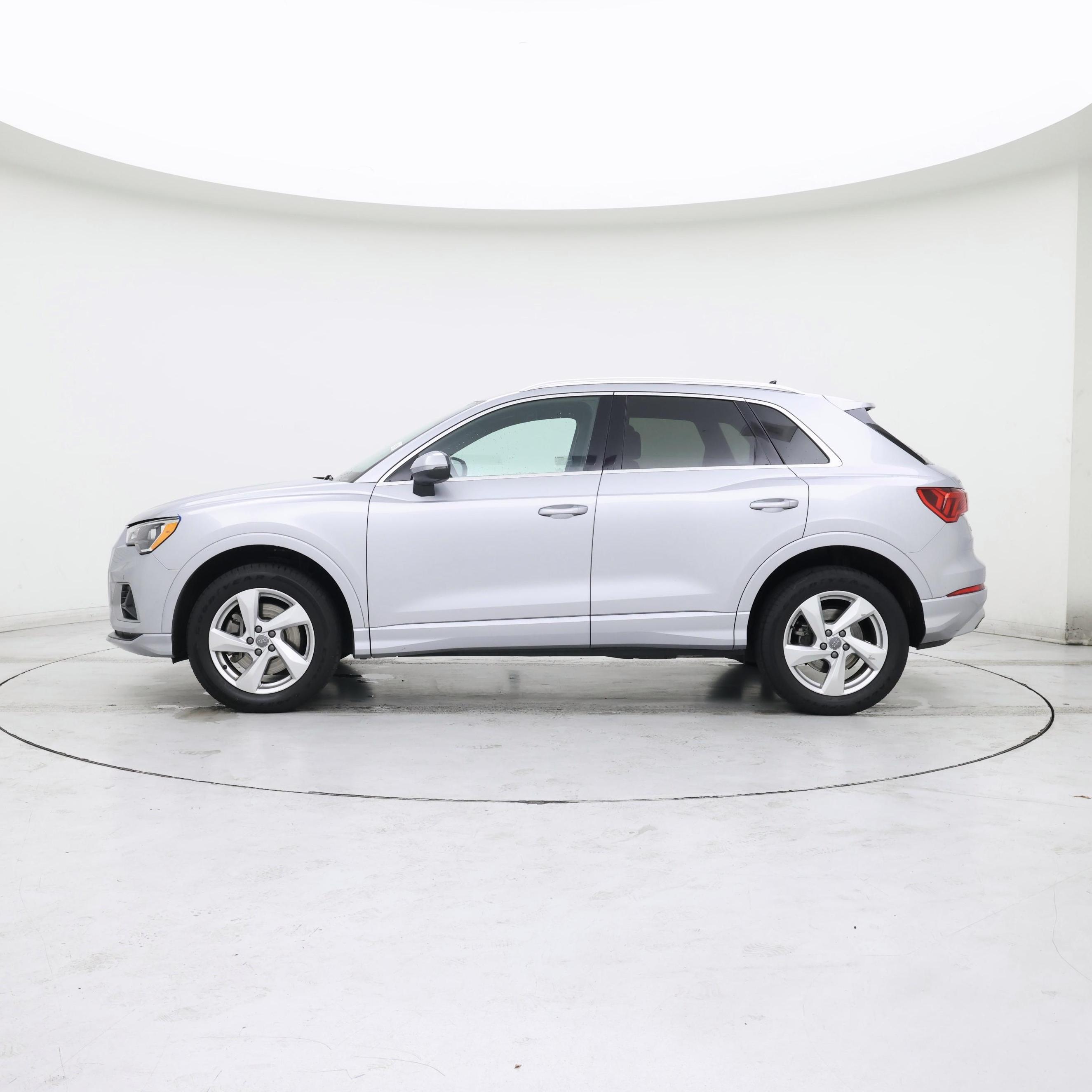 Thumbnail: 2020 Audi Q3 - 3
