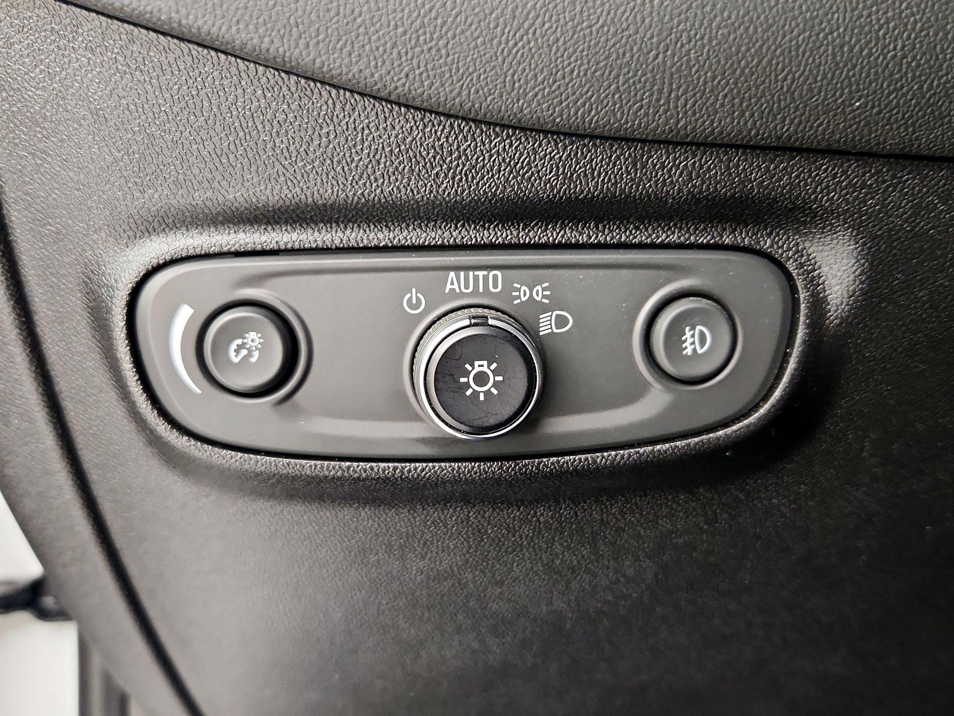 Thumbnail: 2018 Chevrolet Equinox - 13