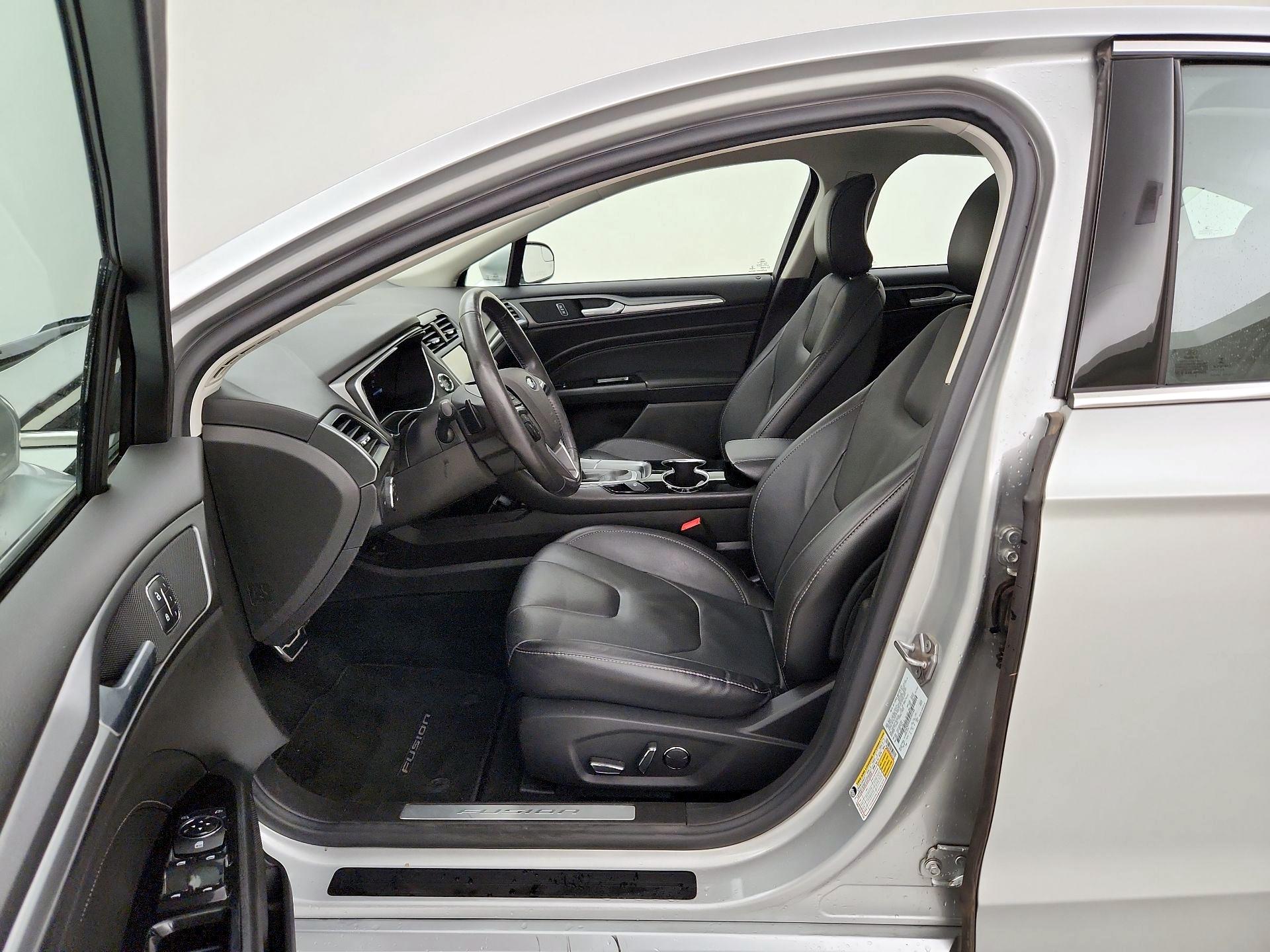 Thumbnail: 2016 Ford Fusion - 11